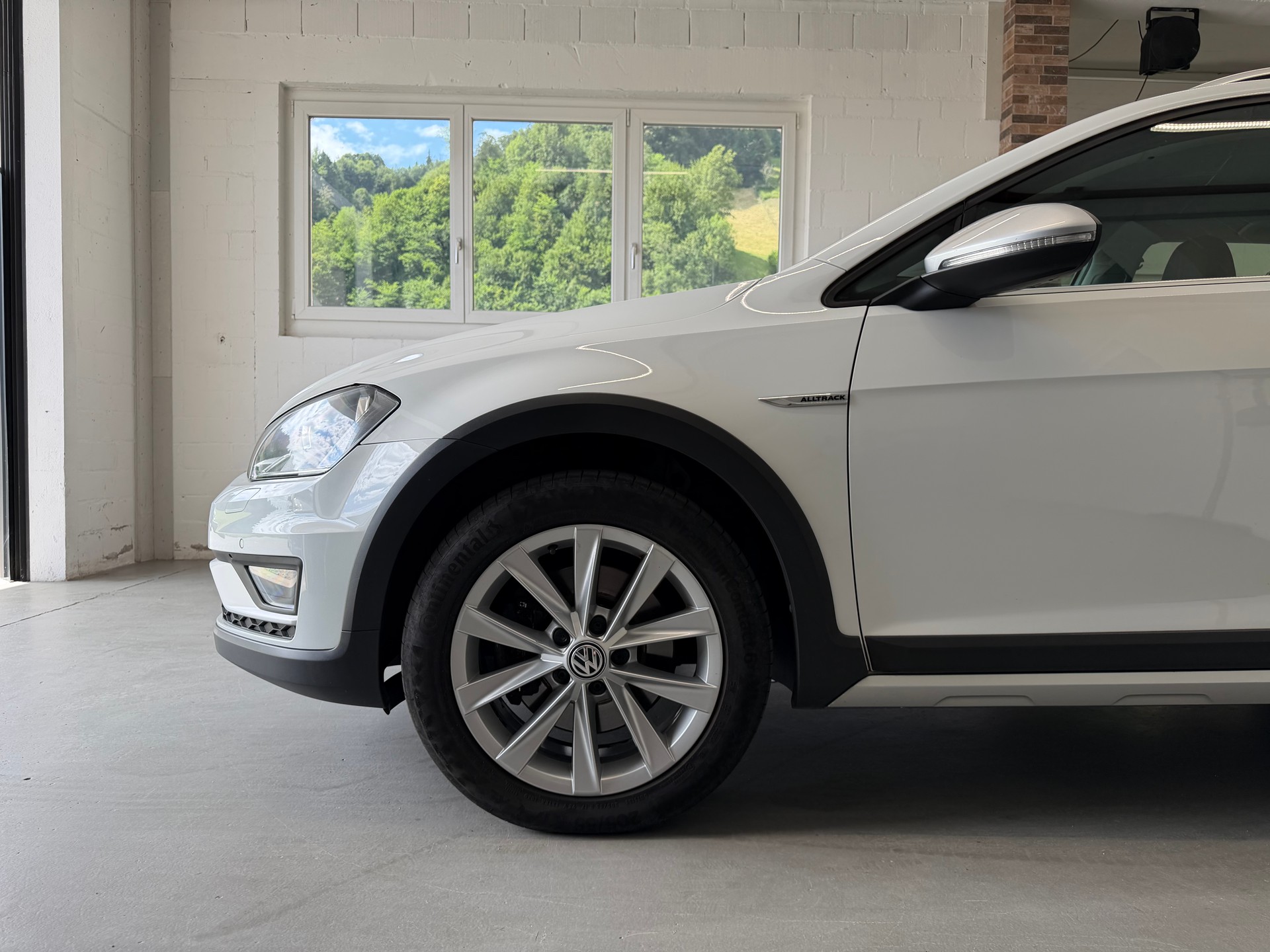 VW Golf 1.8 TSI Alltrack 4Motion-image-4