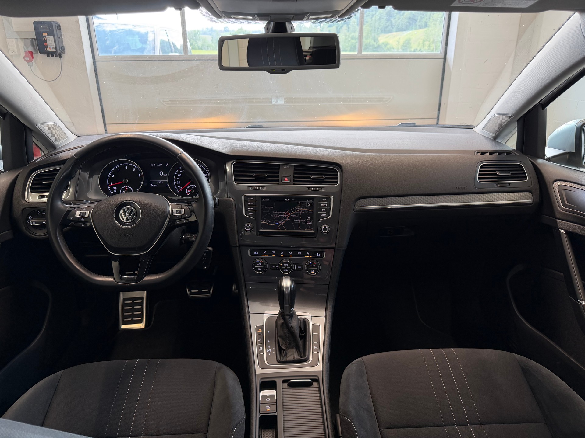 VW Golf 1.8 TSI Alltrack 4Motion-image-9