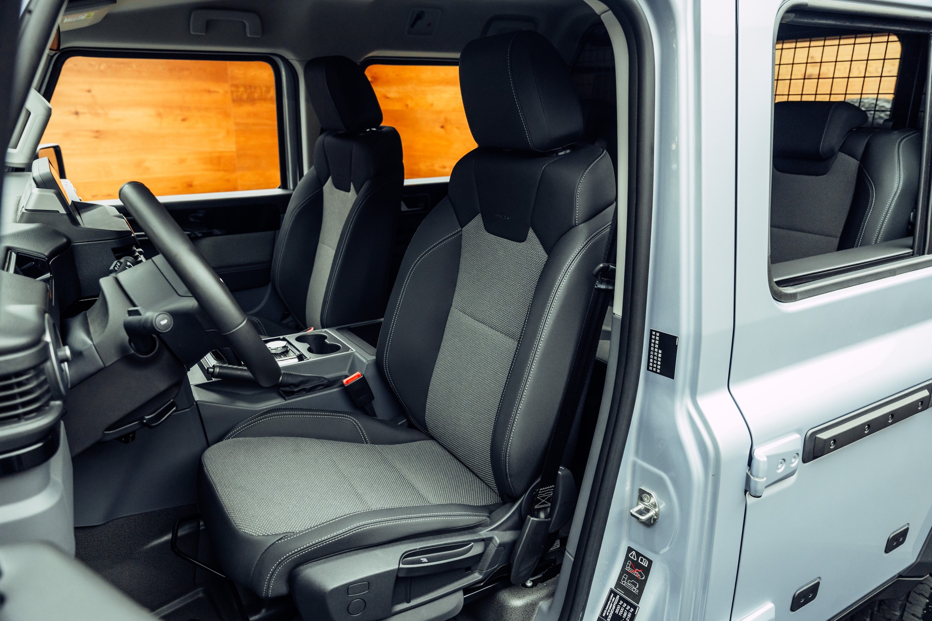 INEOS Grenadier 3.0D Utility Wagon 5-Sitz-image-6