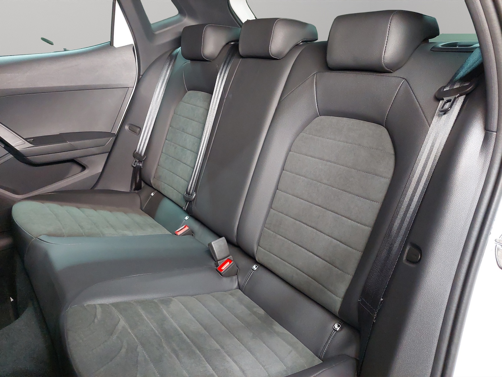 SEAT Ibiza 1.0 EcoTSI FR DSG-image-7