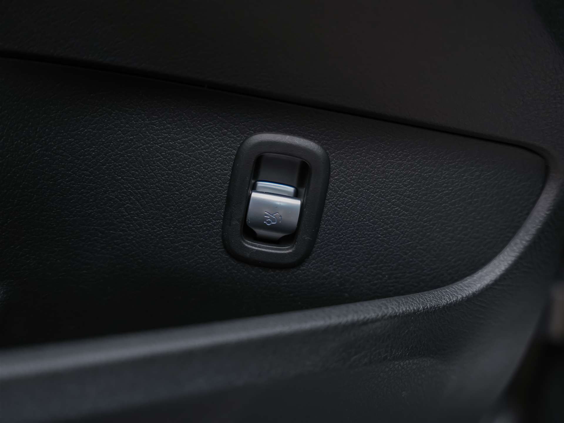 MERCEDES-BENZ C 220 d AMG Line *Werksgarantie*20" Felgen*Abstandsregler*-image-23