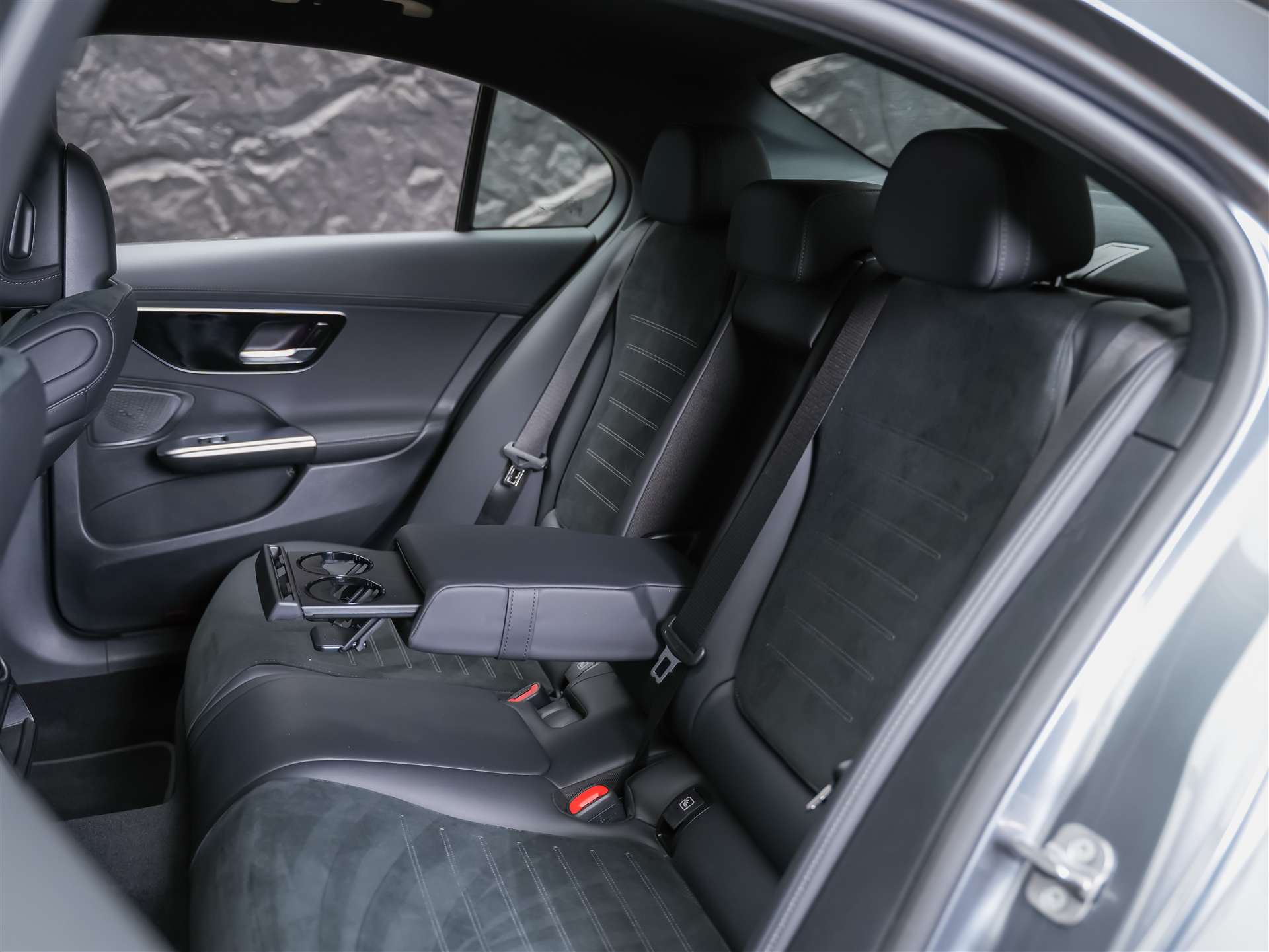 MERCEDES-BENZ C 220 d AMG Line *Werksgarantie*20" Felgen*Abstandsregler*-image-12