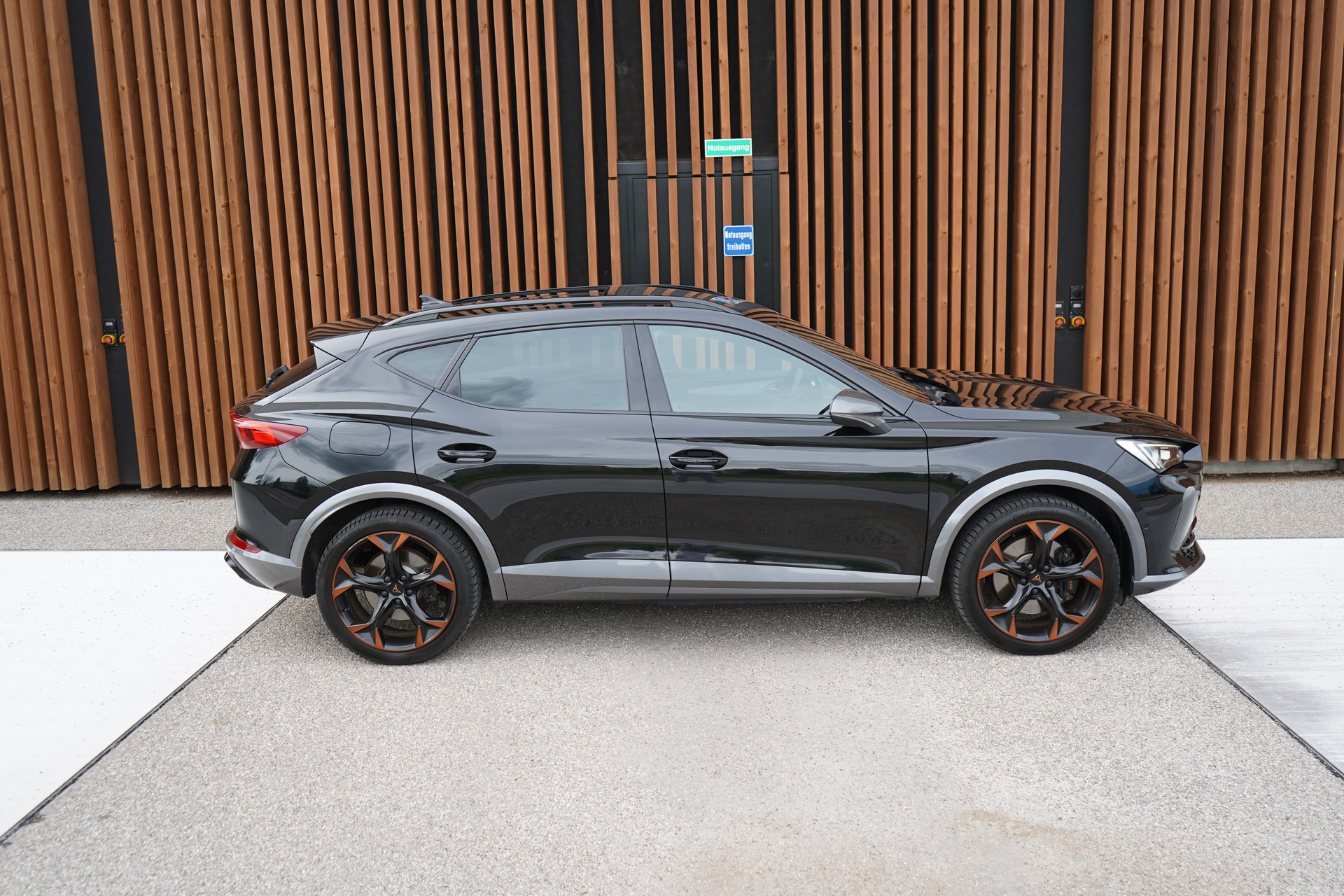 CUPRA FORMENTOR 1.4 e-HYBRID pHEV VZ DSG l 245 PS-image-2