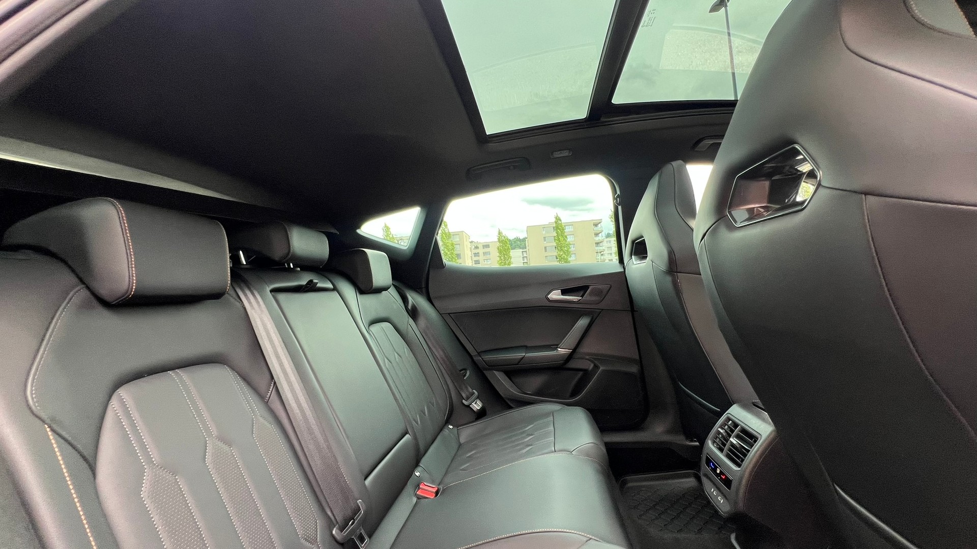 CUPRA FORMENTOR 1.4 e-HYBRID pHEV VZ DSG l 245 PS-image-28