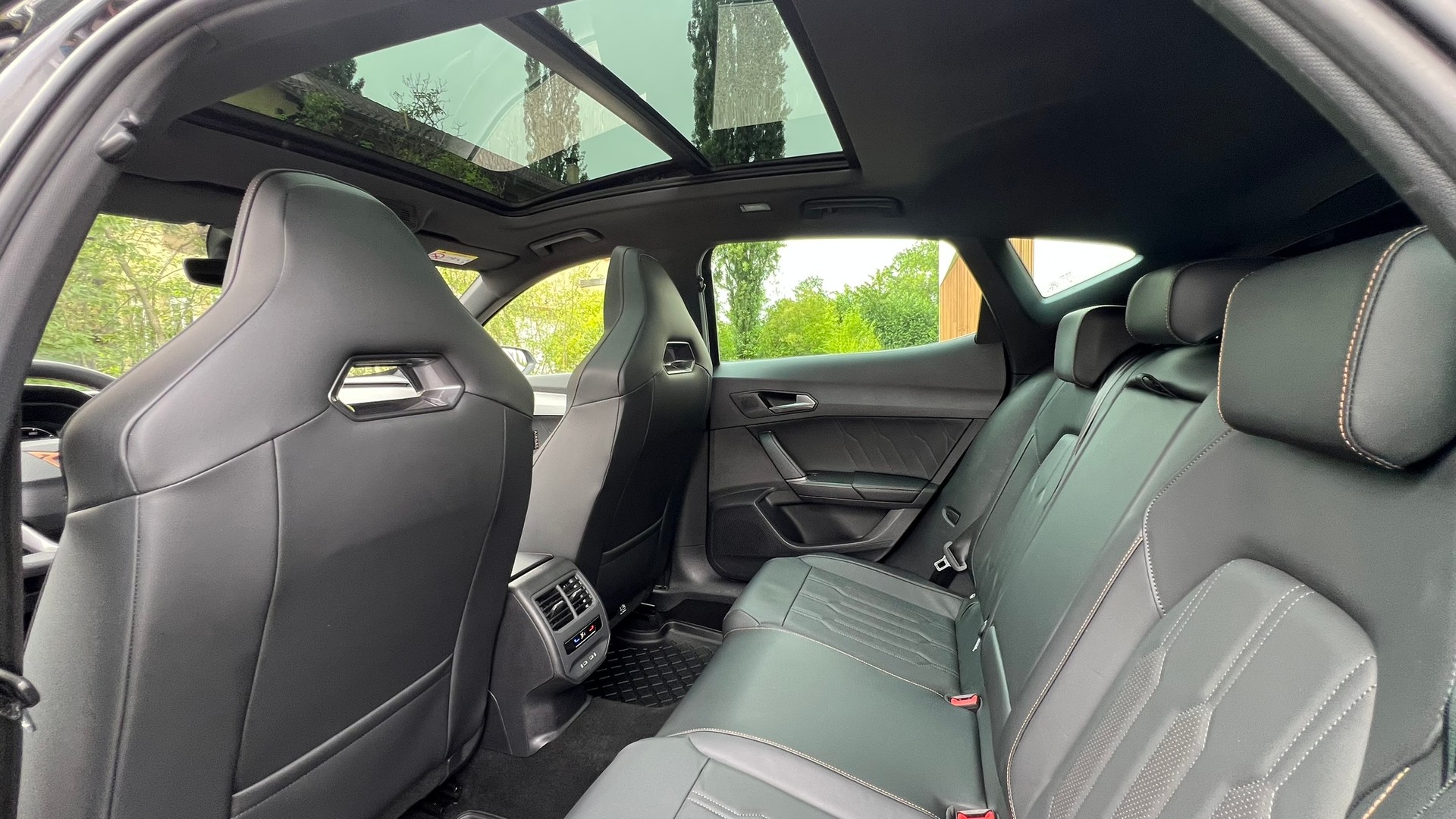 CUPRA FORMENTOR 1.4 e-HYBRID pHEV VZ DSG l 245 PS-image-27