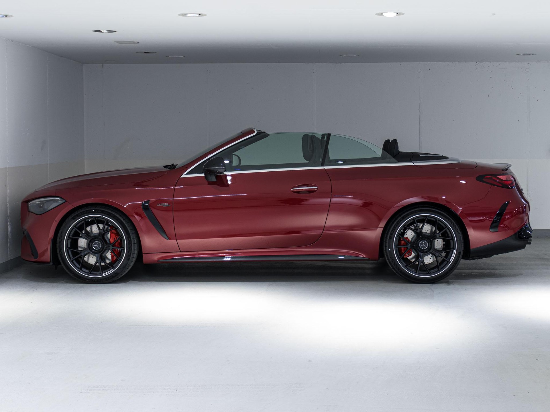 MERCEDES-BENZ CLE 53 AMG 4MATIC+ Cabriolet-image-4