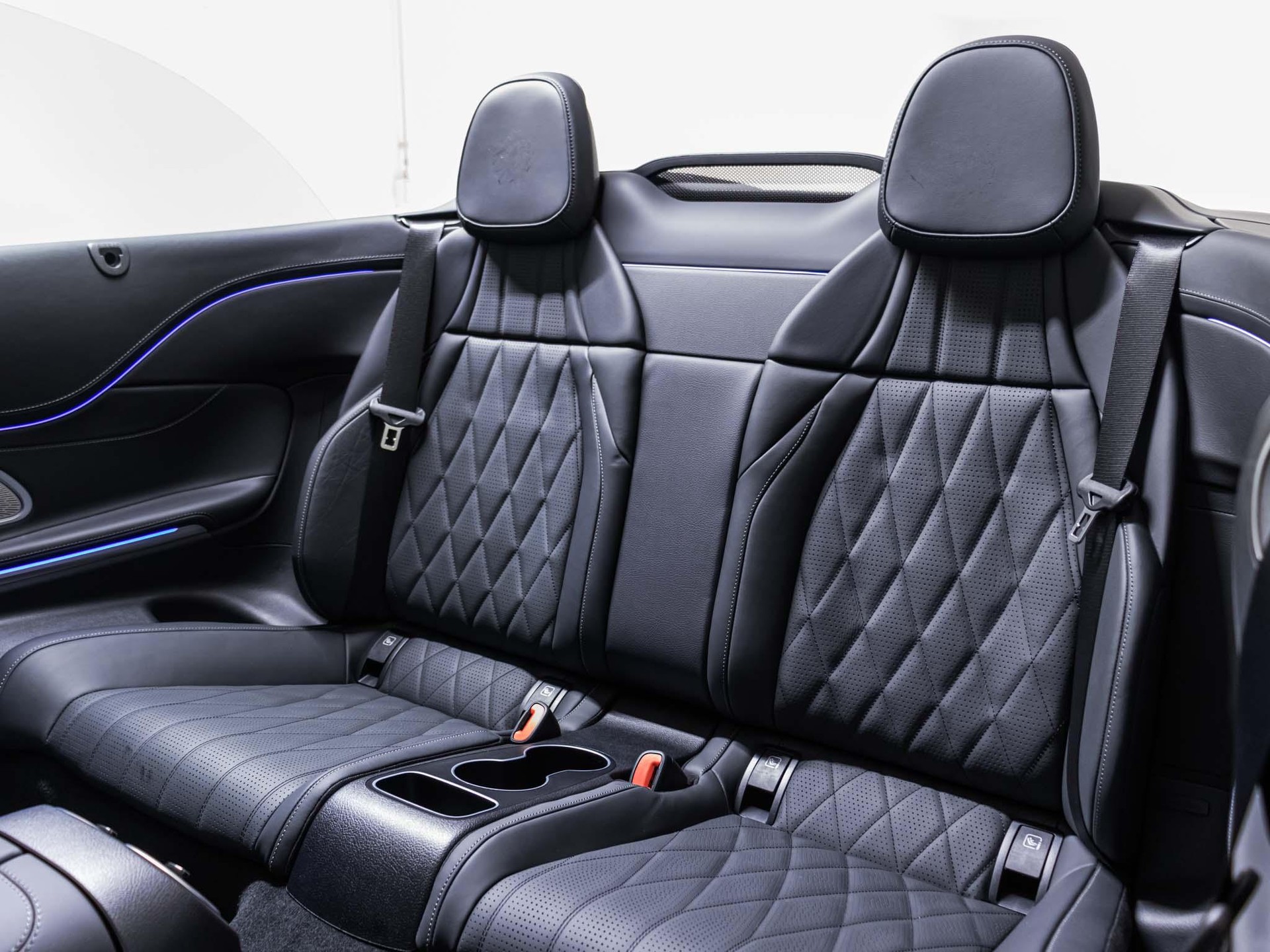 MERCEDES-BENZ CLE 53 AMG 4MATIC+ Cabriolet-image-7