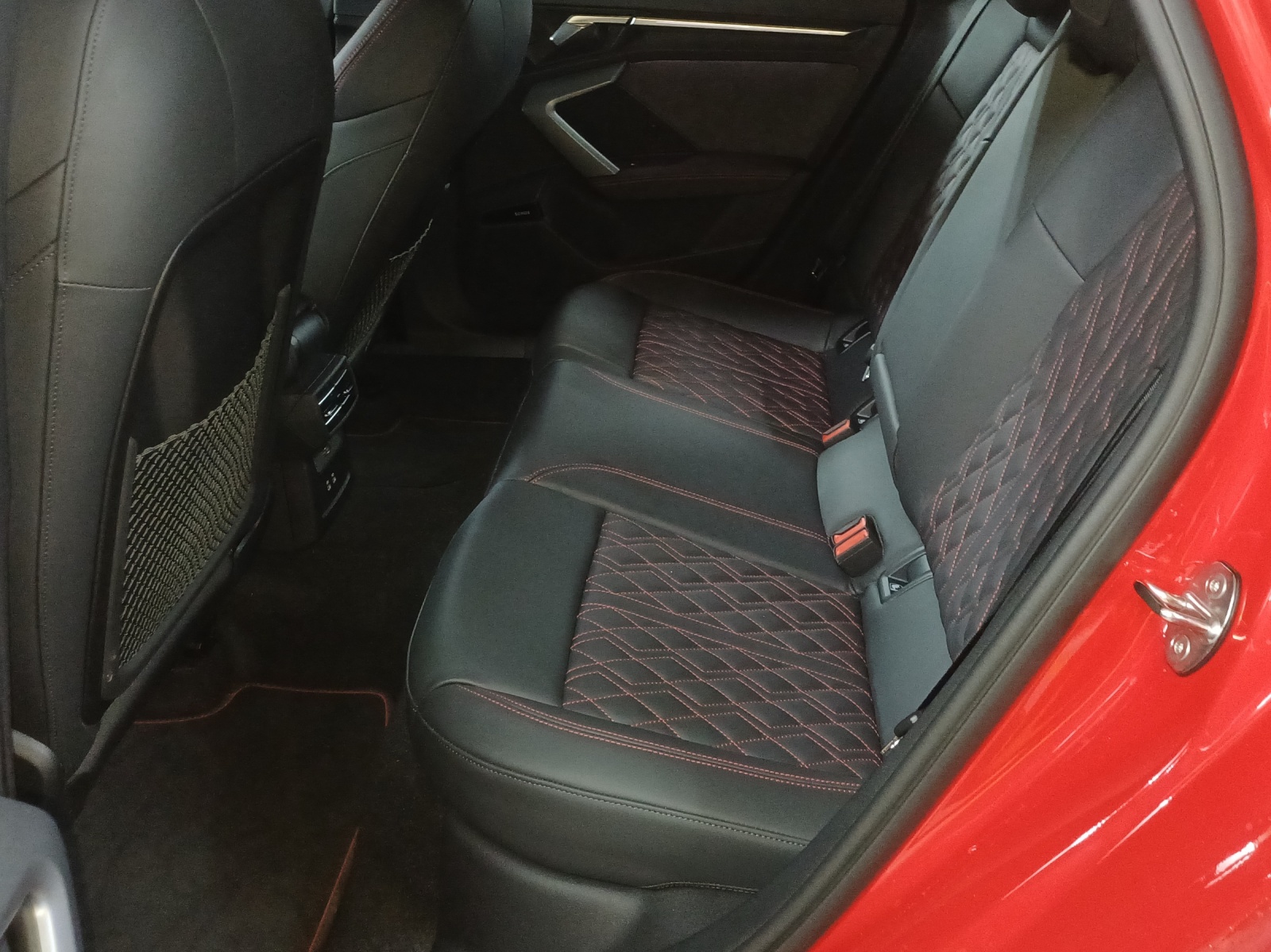 AUDI S3 Sportback TFSI quattro S-tronic-image-11