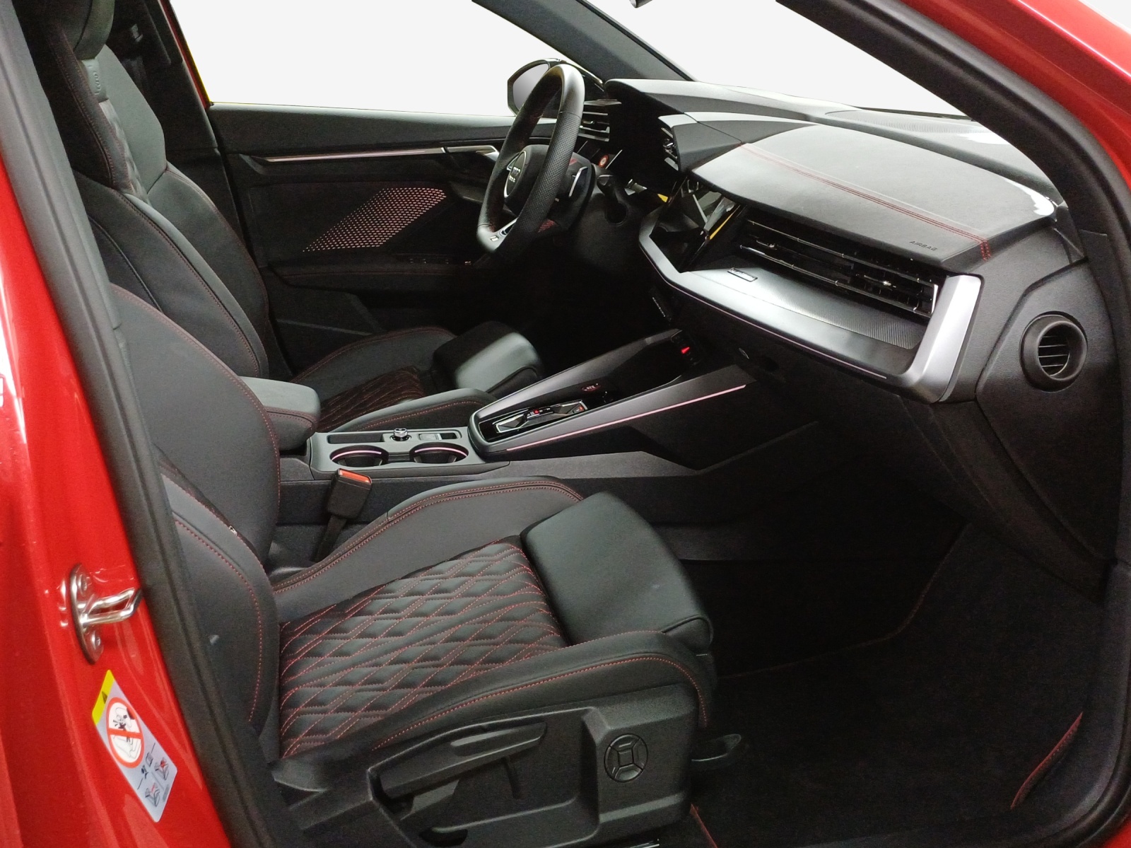 AUDI S3 Sportback TFSI quattro S-tronic-image-13