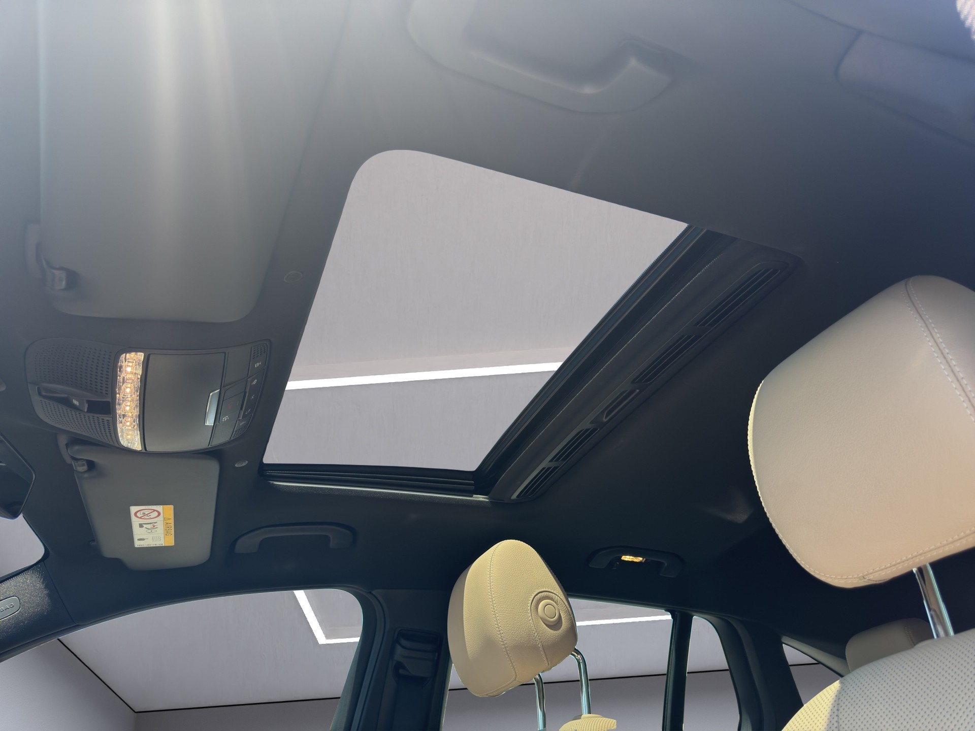 MERCEDES-BENZ EQC 400 4Matic-image-18