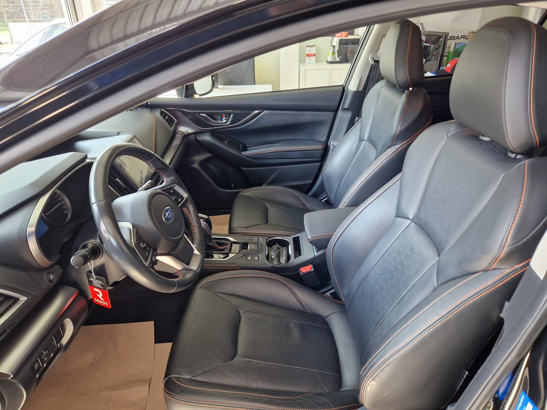 SUBARU XV 2.0 Luxury AWD Lineartronic-image-5