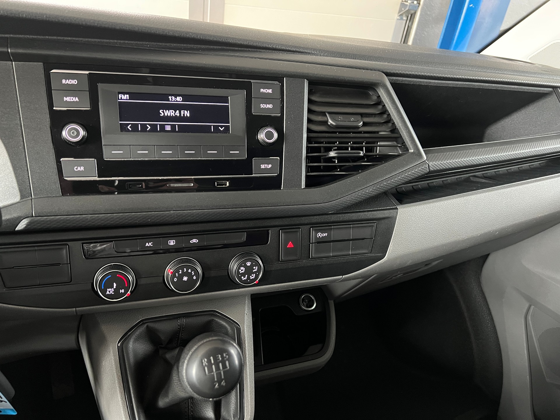 VW T6.1 2.0 TDI Entry-image-9