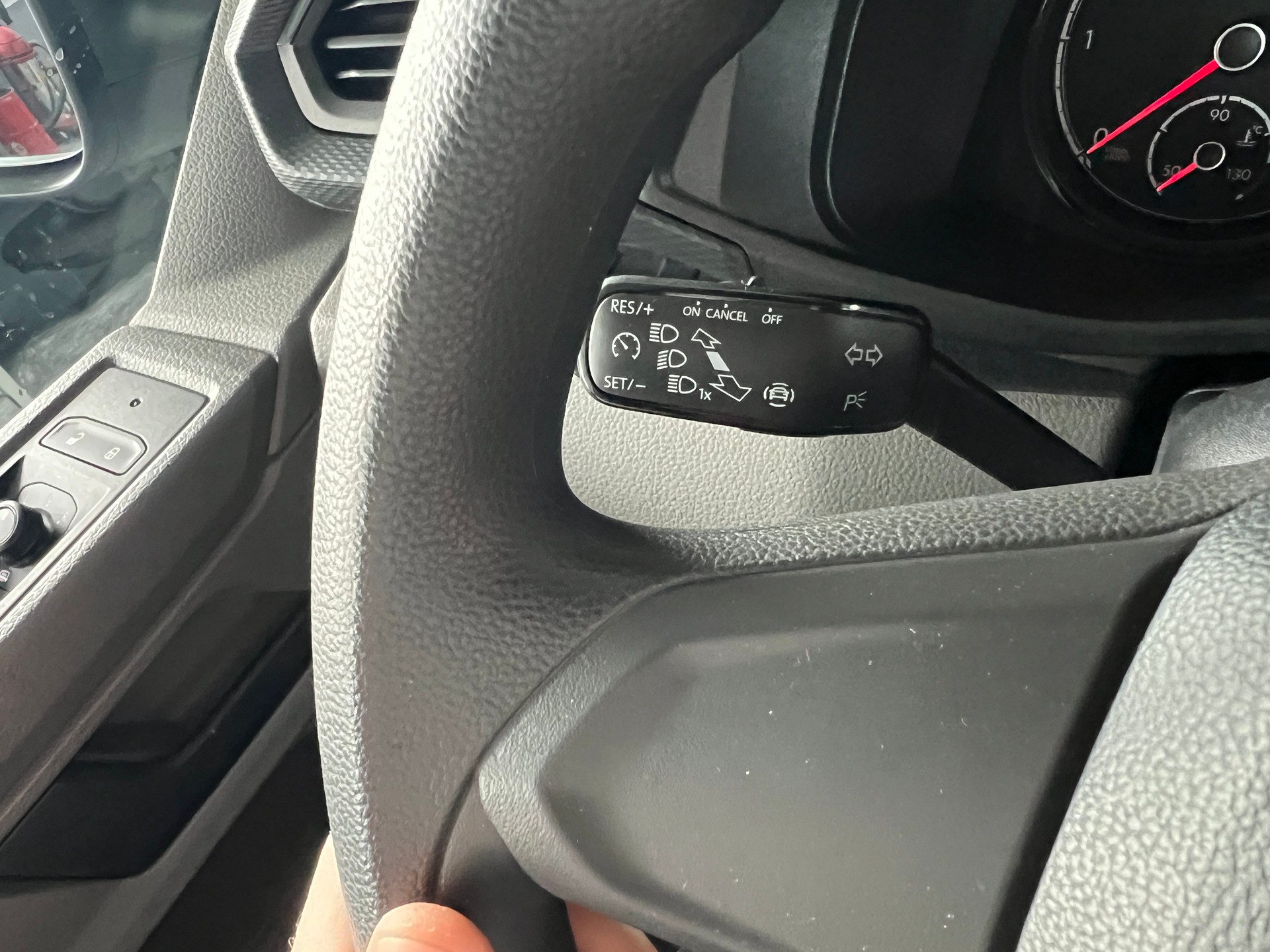 VW T6.1 2.0 TDI Entry-image-10