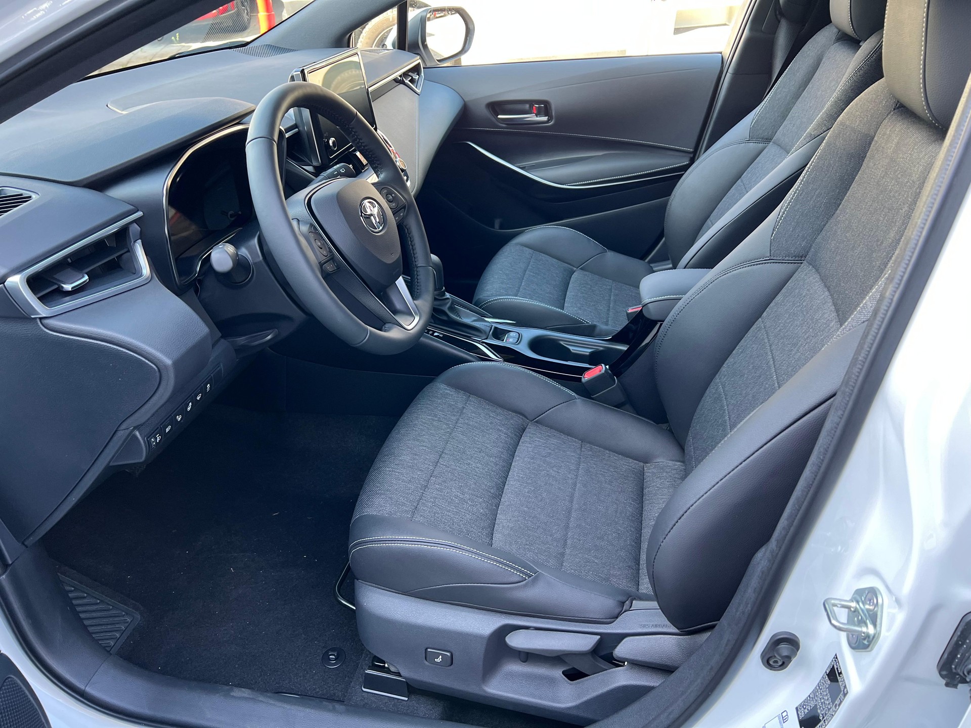 TOYOTA Corolla 1.8 HSD Trend-image-8