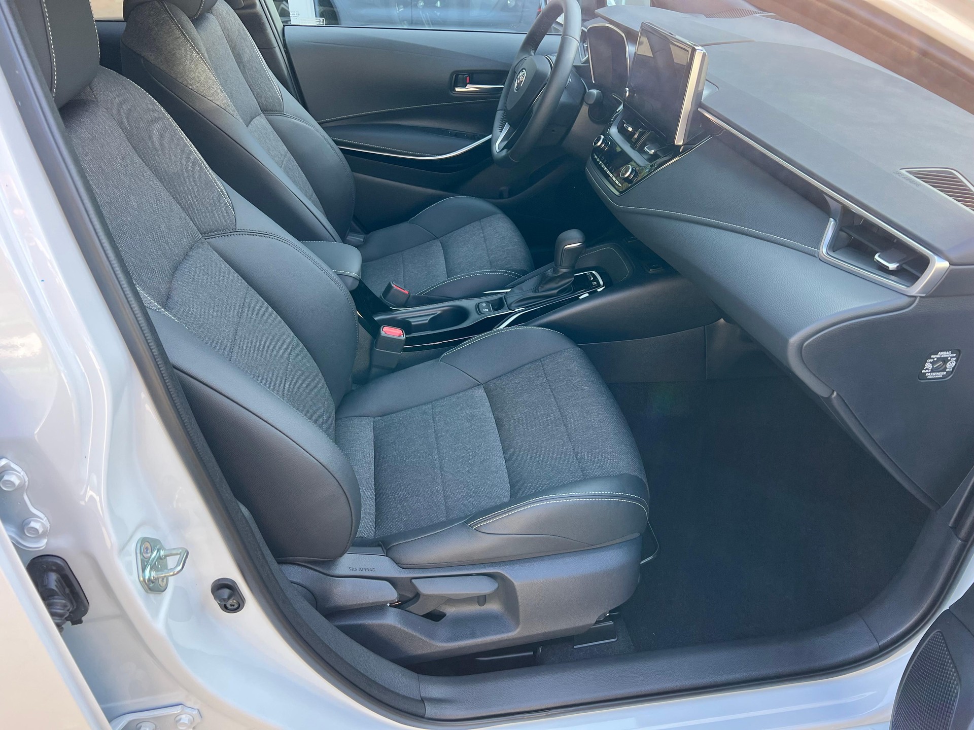 TOYOTA Corolla 1.8 HSD Trend-image-12