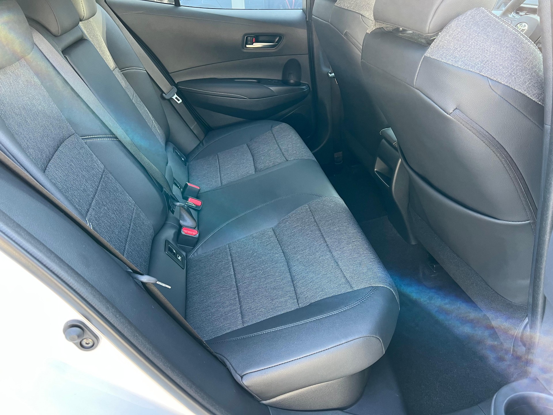 TOYOTA Corolla 1.8 HSD Trend-image-11