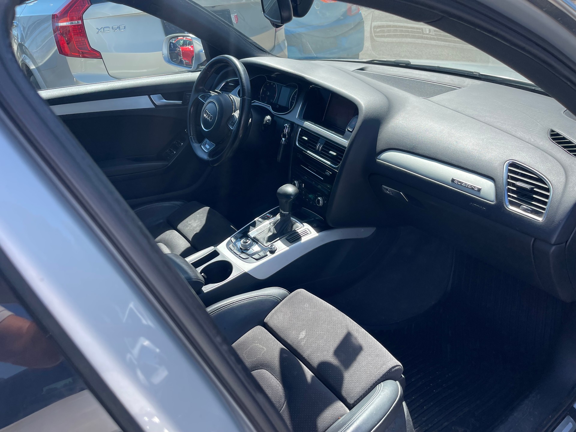 AUDI A4 Avant 2.0 TFSI quattro s-tronic-image-9