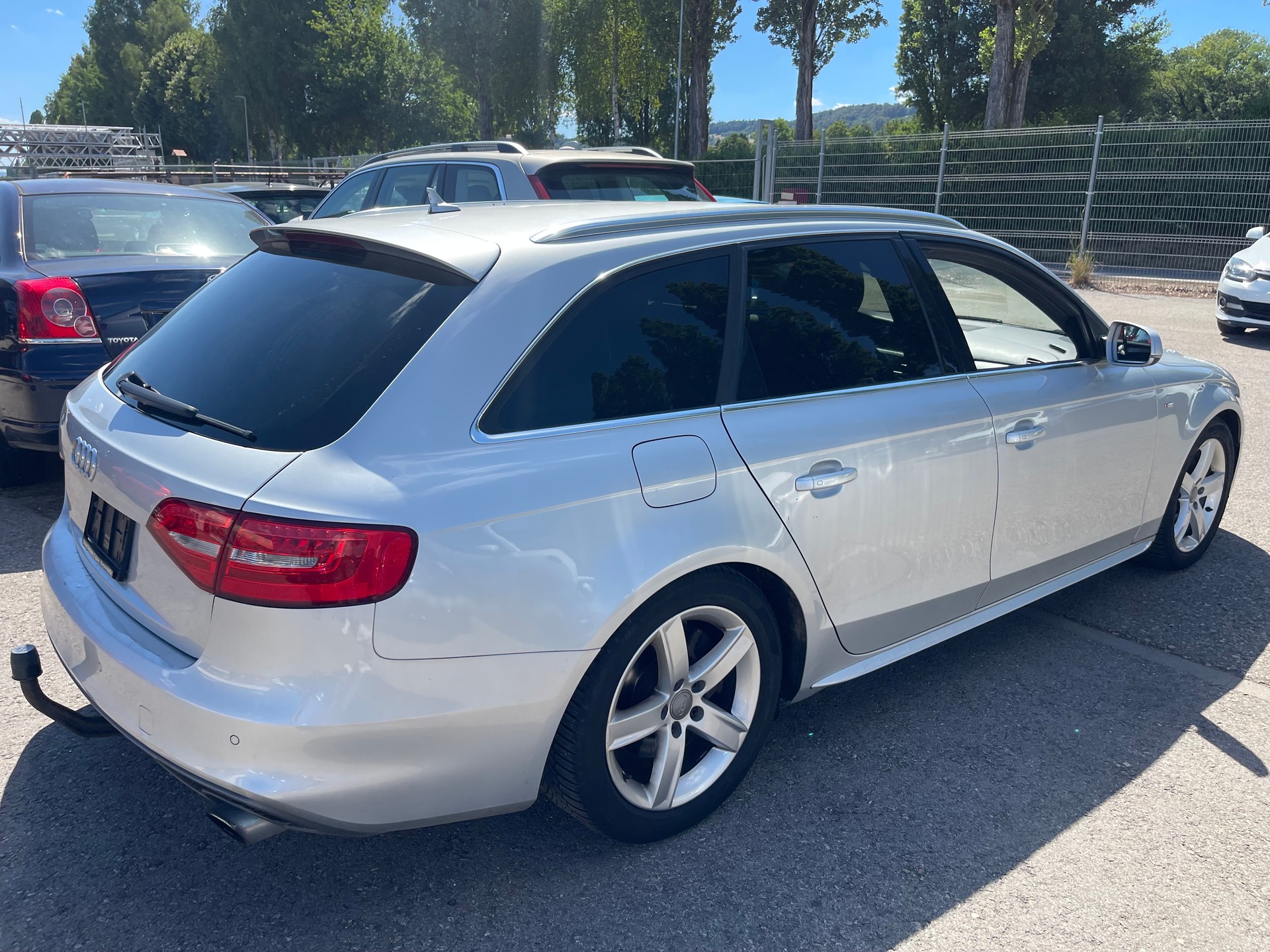 AUDI A4 Avant 2.0 TFSI quattro s-tronic-image-7