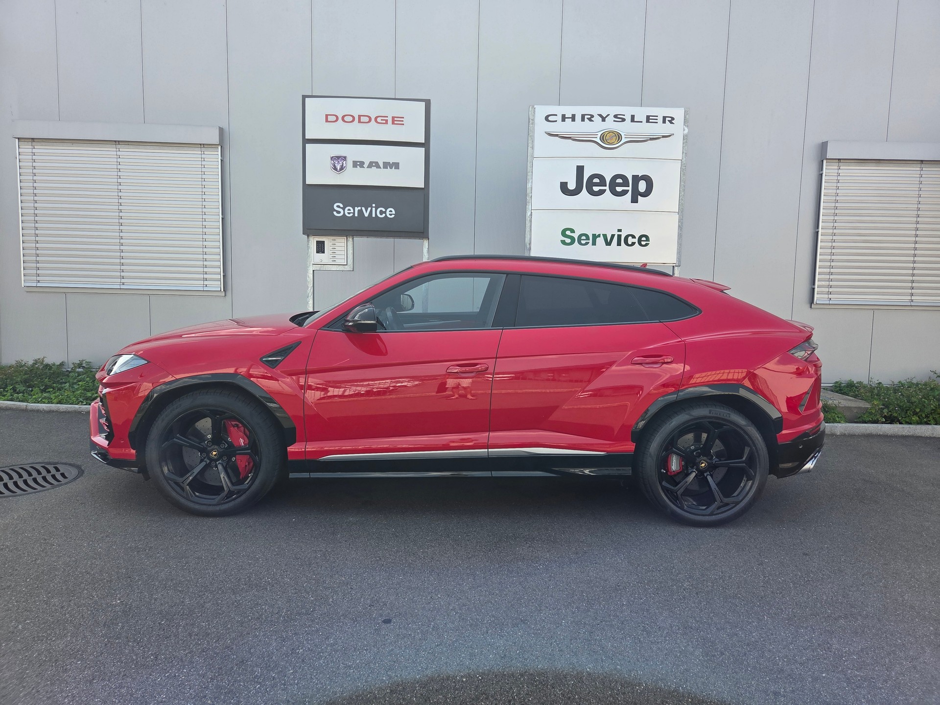 LAMBORGHINI Urus E-Gear-image-0