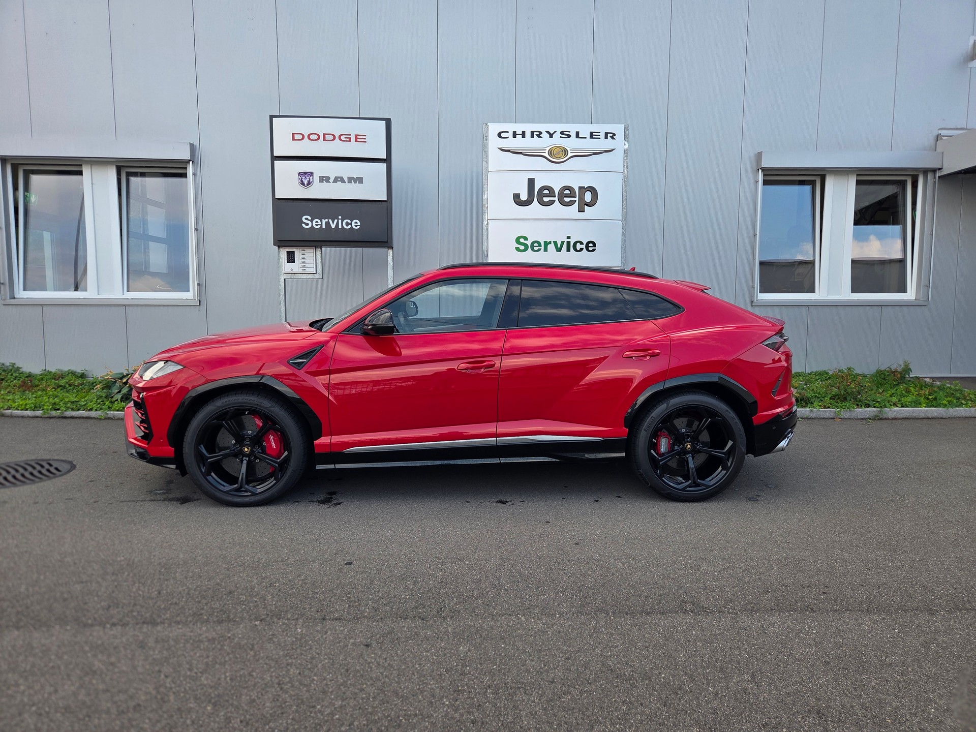 LAMBORGHINI Urus E-Gear-image-0