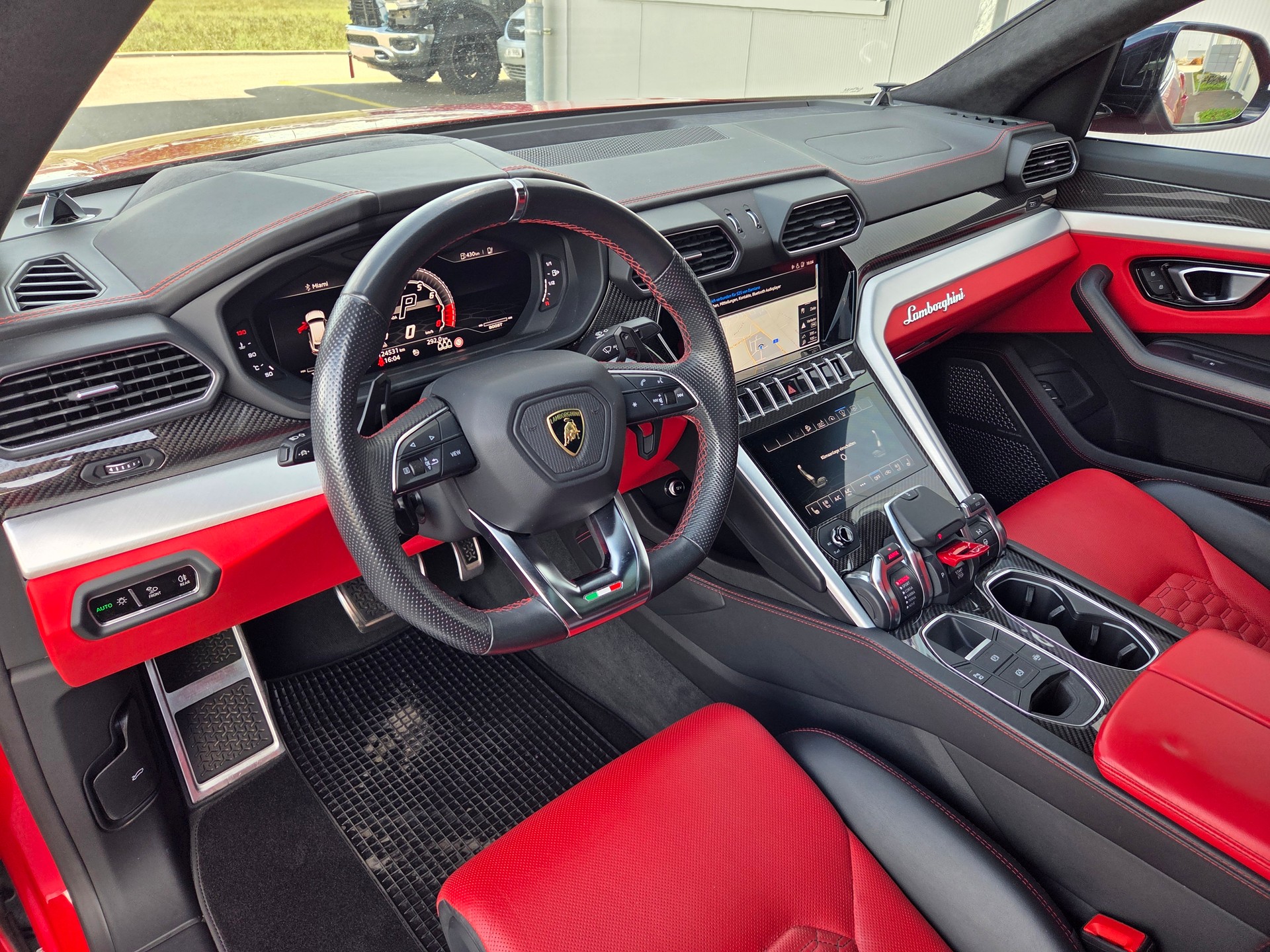 LAMBORGHINI Urus E-Gear-image-8