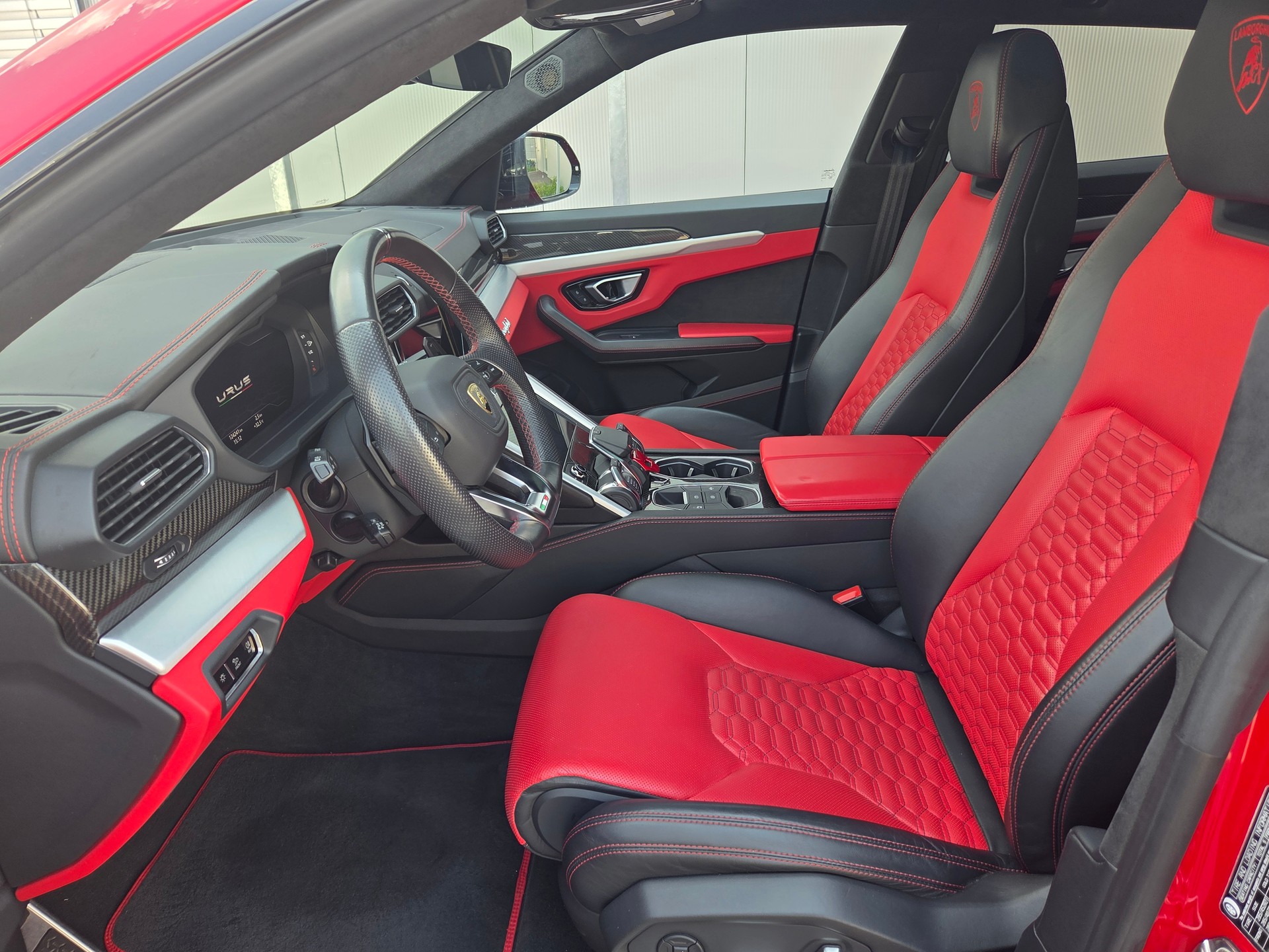 LAMBORGHINI Urus E-Gear-image-5