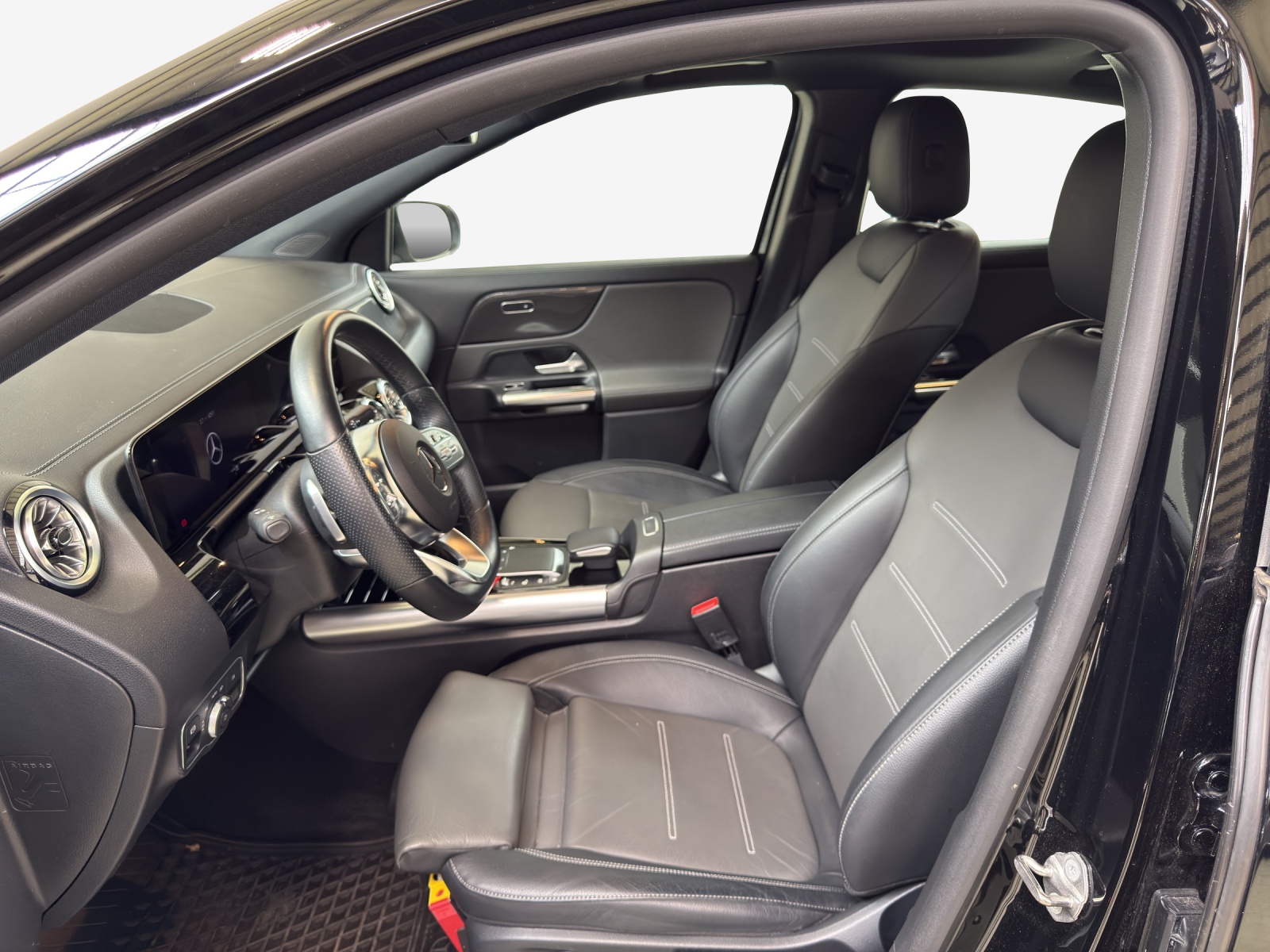 MERCEDES-BENZ GLA 200 4Matic AMG Line 8G-DCT-image-7