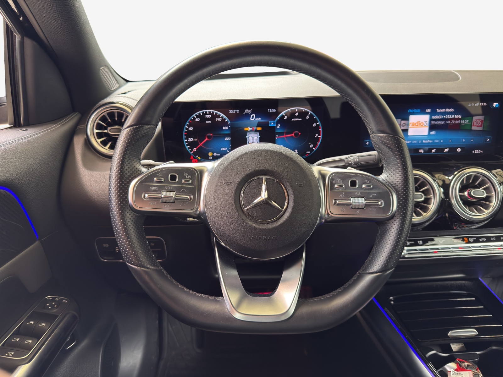 MERCEDES-BENZ GLA 200 4Matic AMG Line 8G-DCT-image-9
