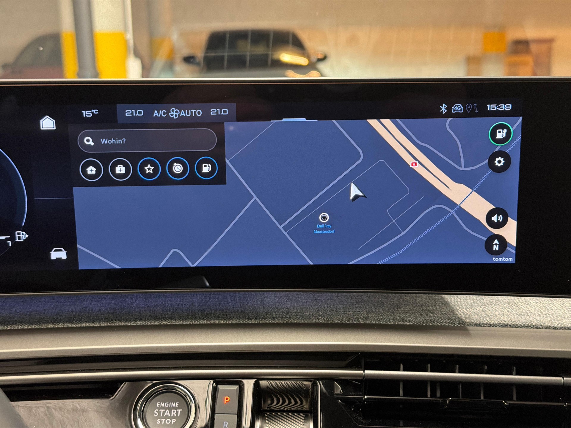 PEUGEOT 5008 1.6 PHEV Allure-image-13