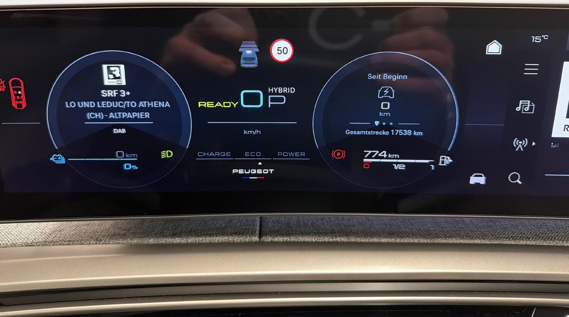 PEUGEOT 5008 1.6 PHEV Allure-image-12