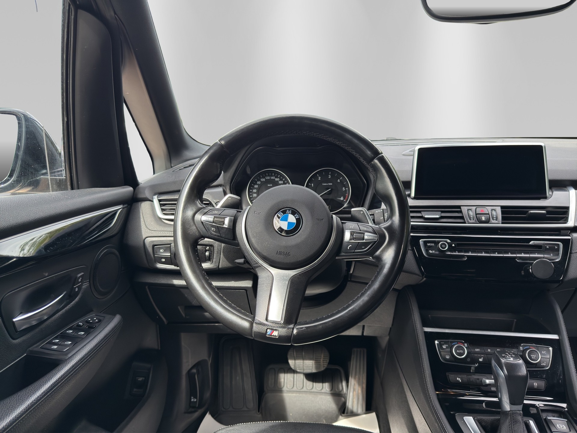 BMW 220d xDrive Active Tourer M Sport Steptronic-image-9