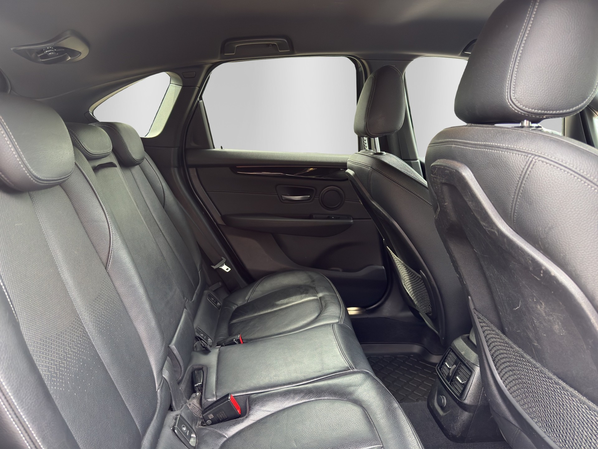 BMW 220d xDrive Active Tourer M Sport Steptronic-image-14