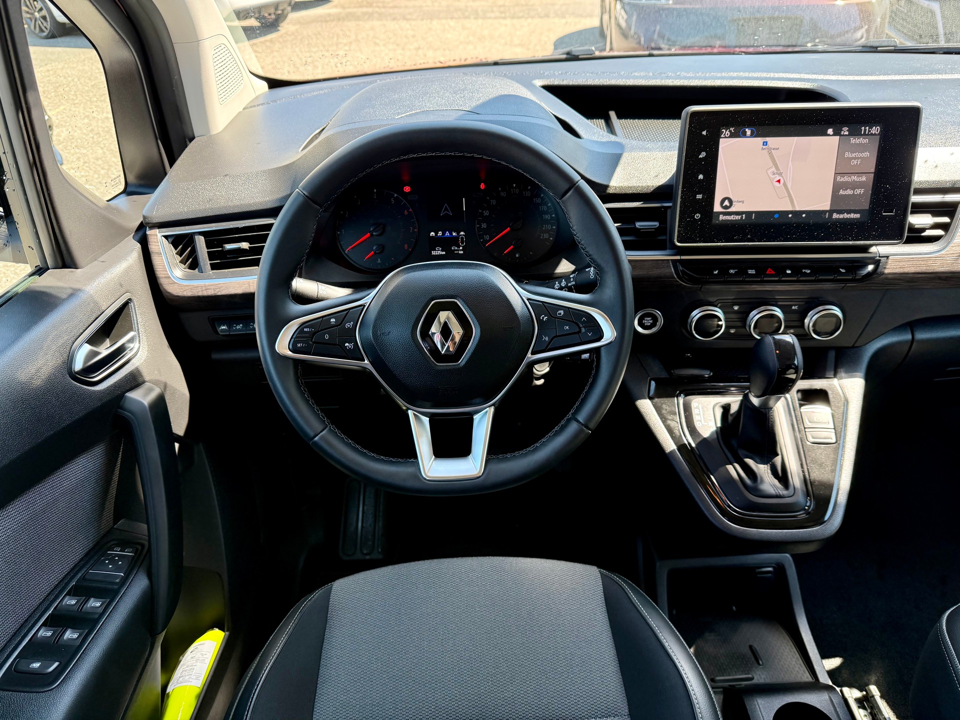 RENAULT Kangoo 1.3 TCe 130 PF Techno EDC-image-12
