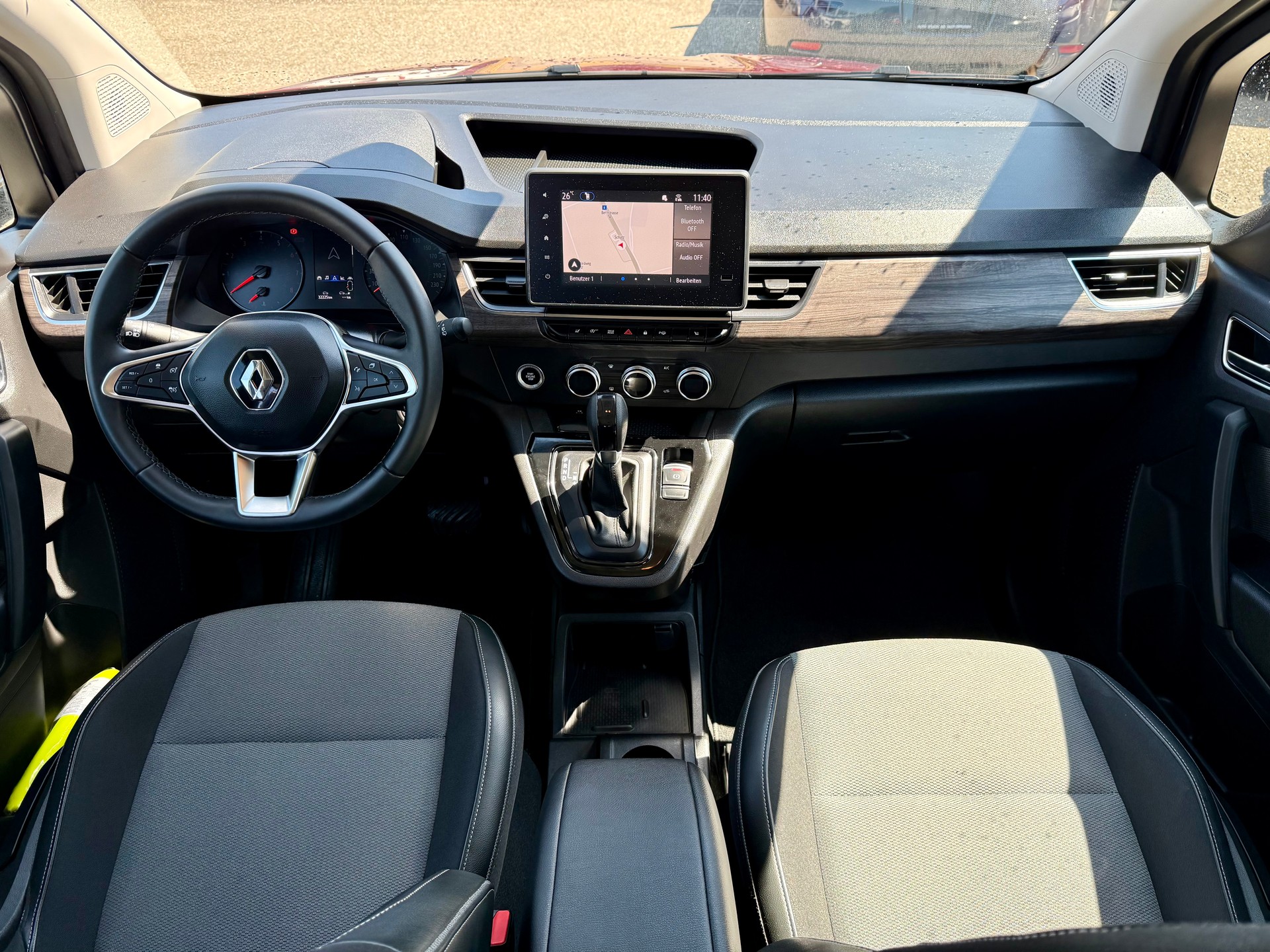 RENAULT Kangoo 1.3 TCe 130 PF Techno EDC-image-11