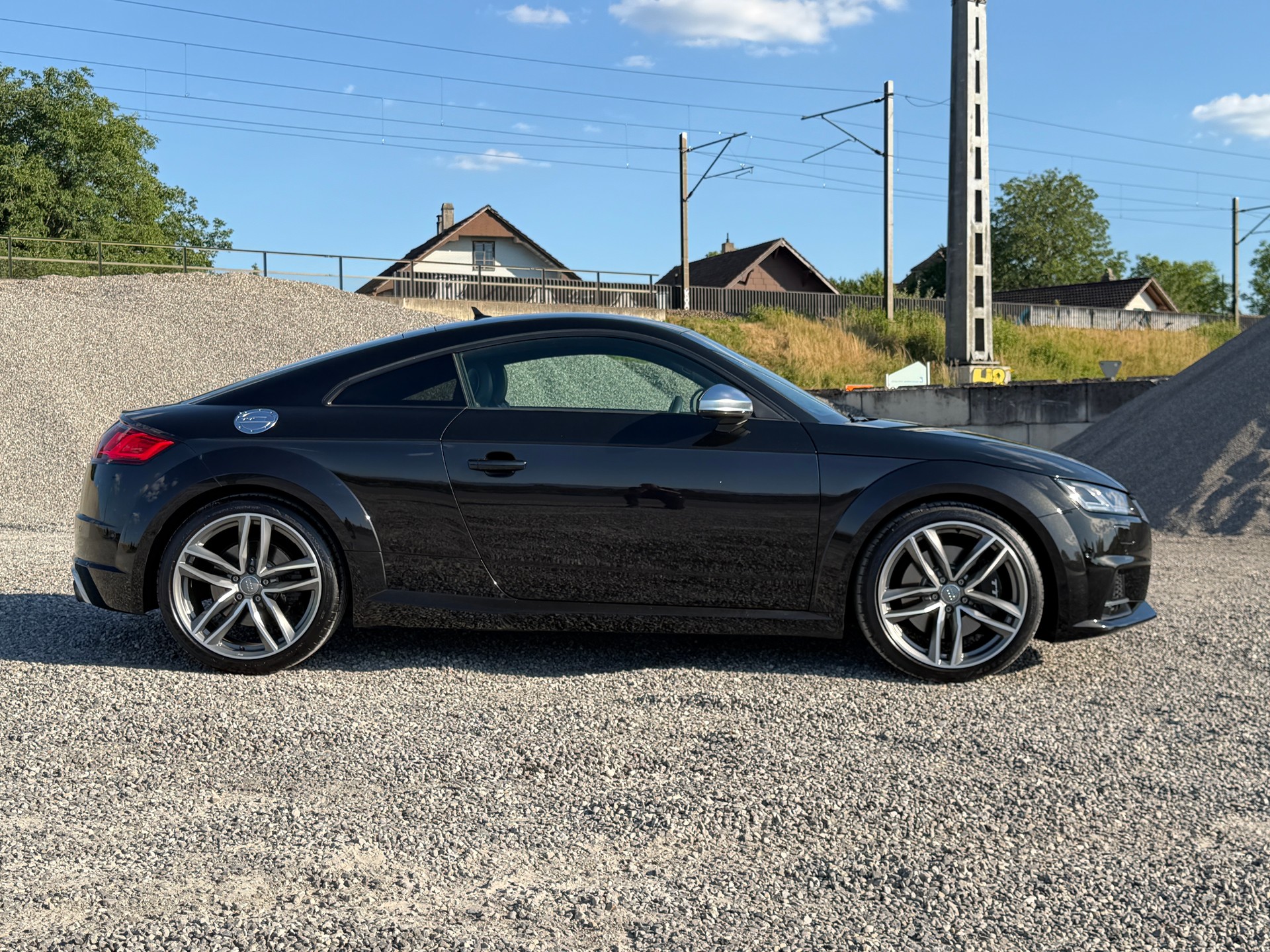 AUDI TTS quattro-image-1