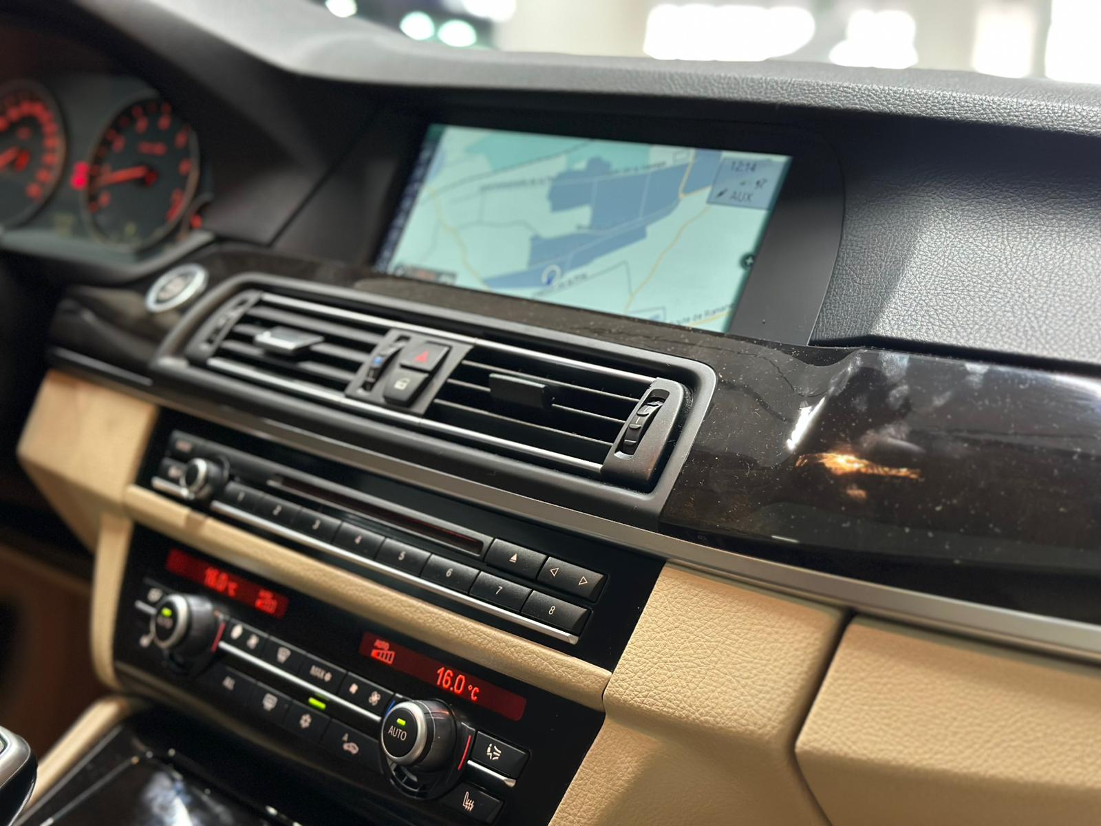 BMW 528i Steptronic-image-11