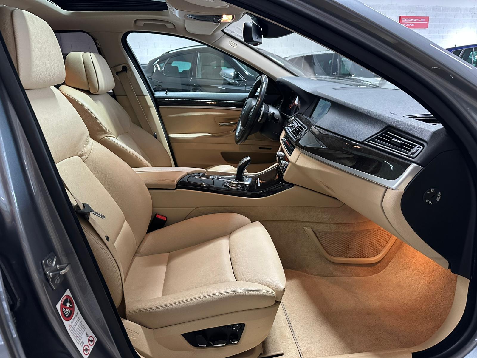 BMW 528i Steptronic-image-12