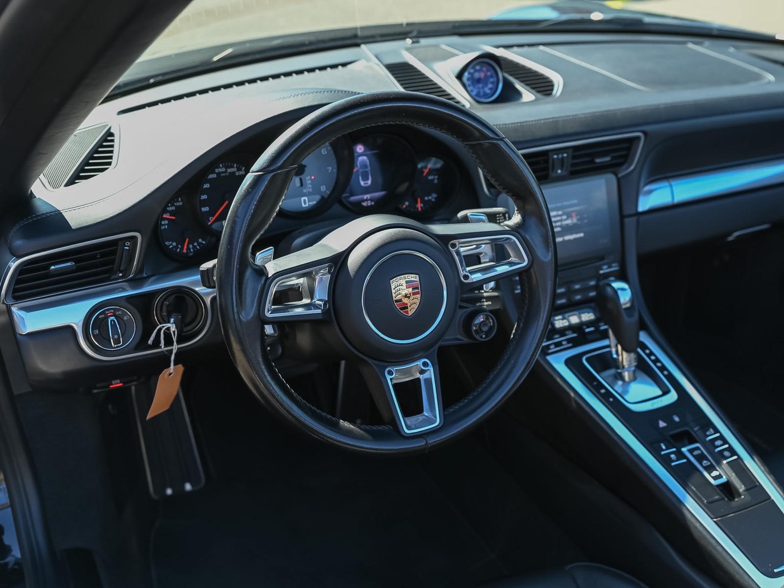 PORSCHE 911 Carrera 4S Cabrio PDK-image-16