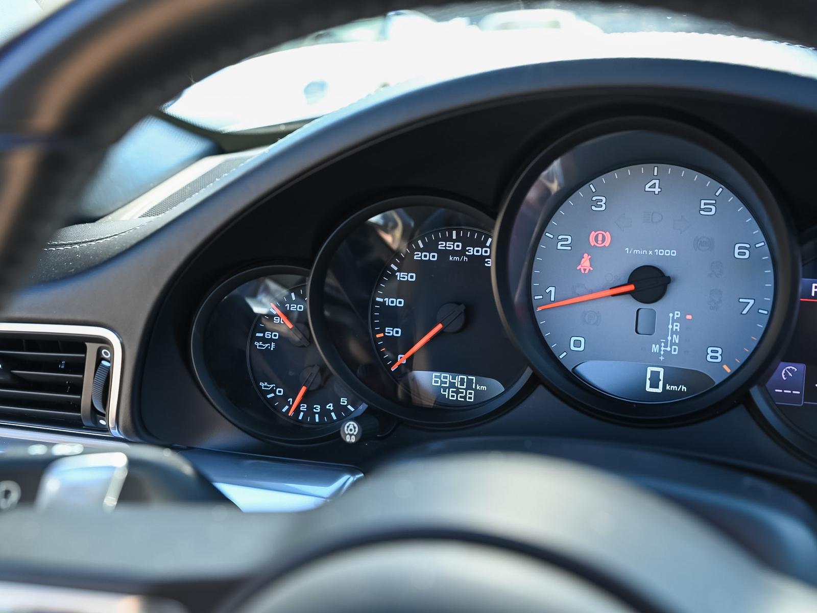 PORSCHE 911 Carrera 4S Cabrio PDK-image-18