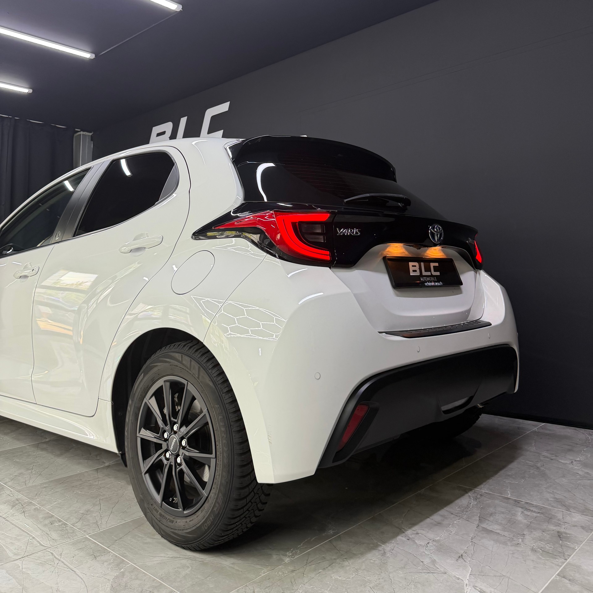 TOYOTA Yaris 1.5 Comfort e-CVT-image-6