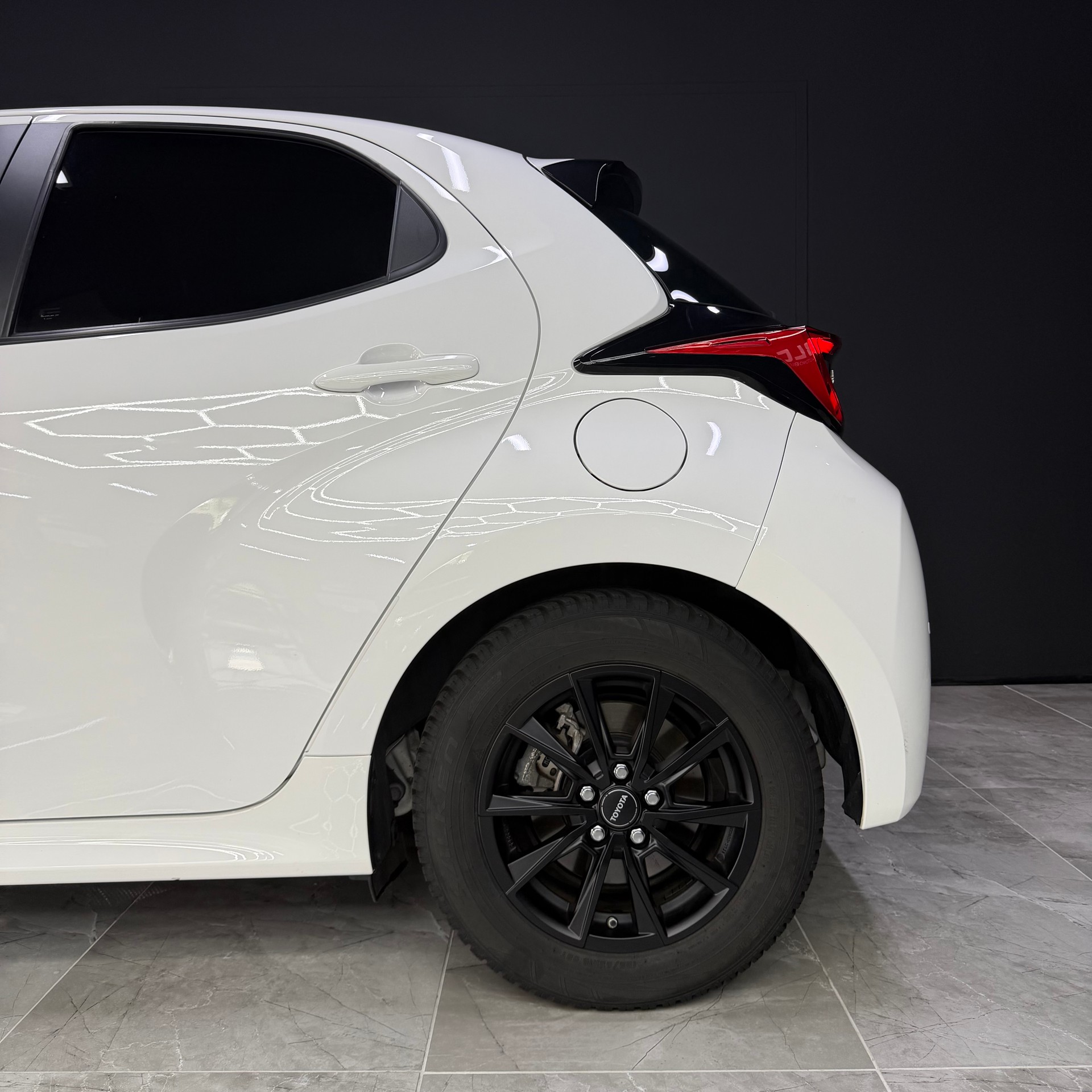 TOYOTA Yaris 1.5 Comfort e-CVT-image-5