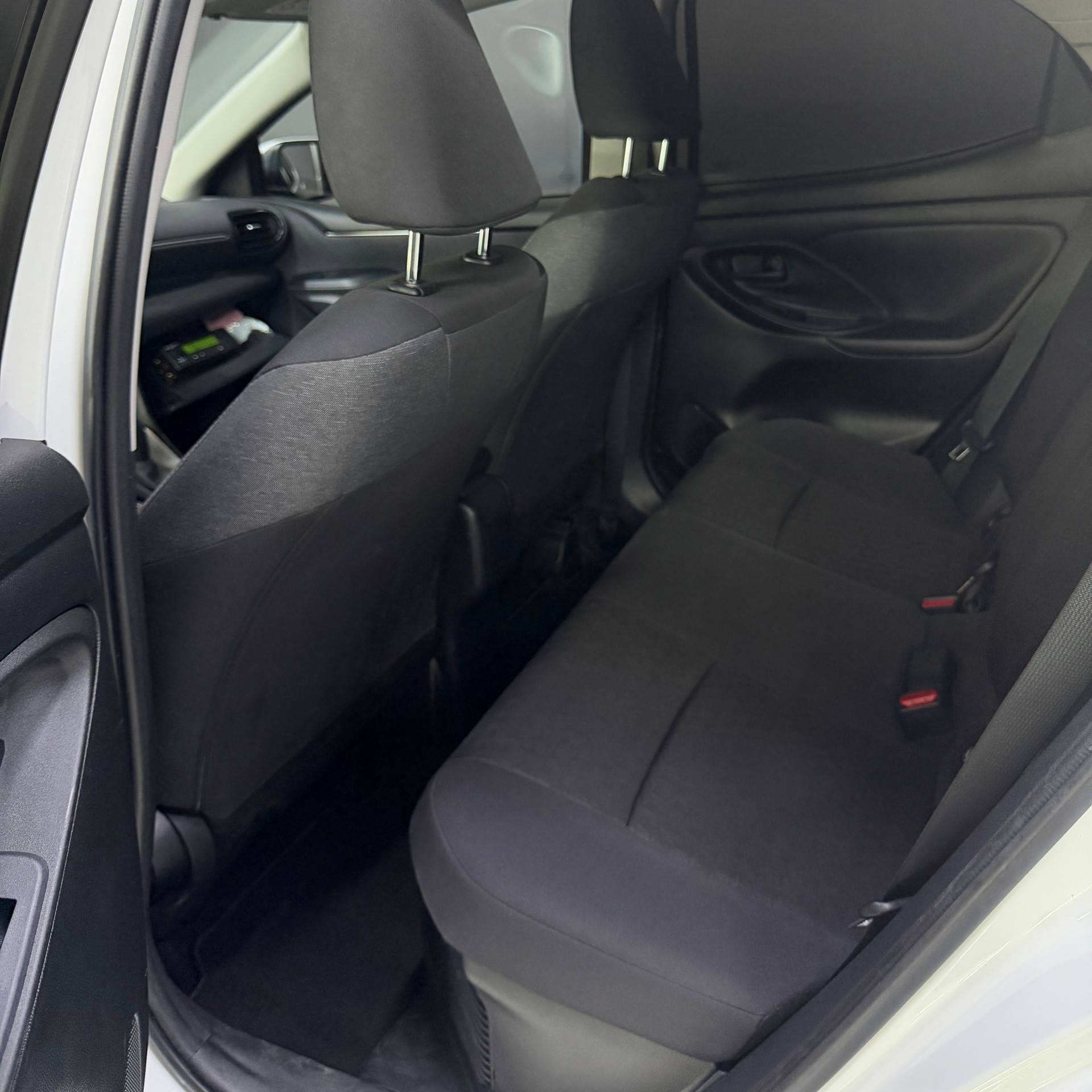 TOYOTA Yaris 1.5 Comfort e-CVT-image-8