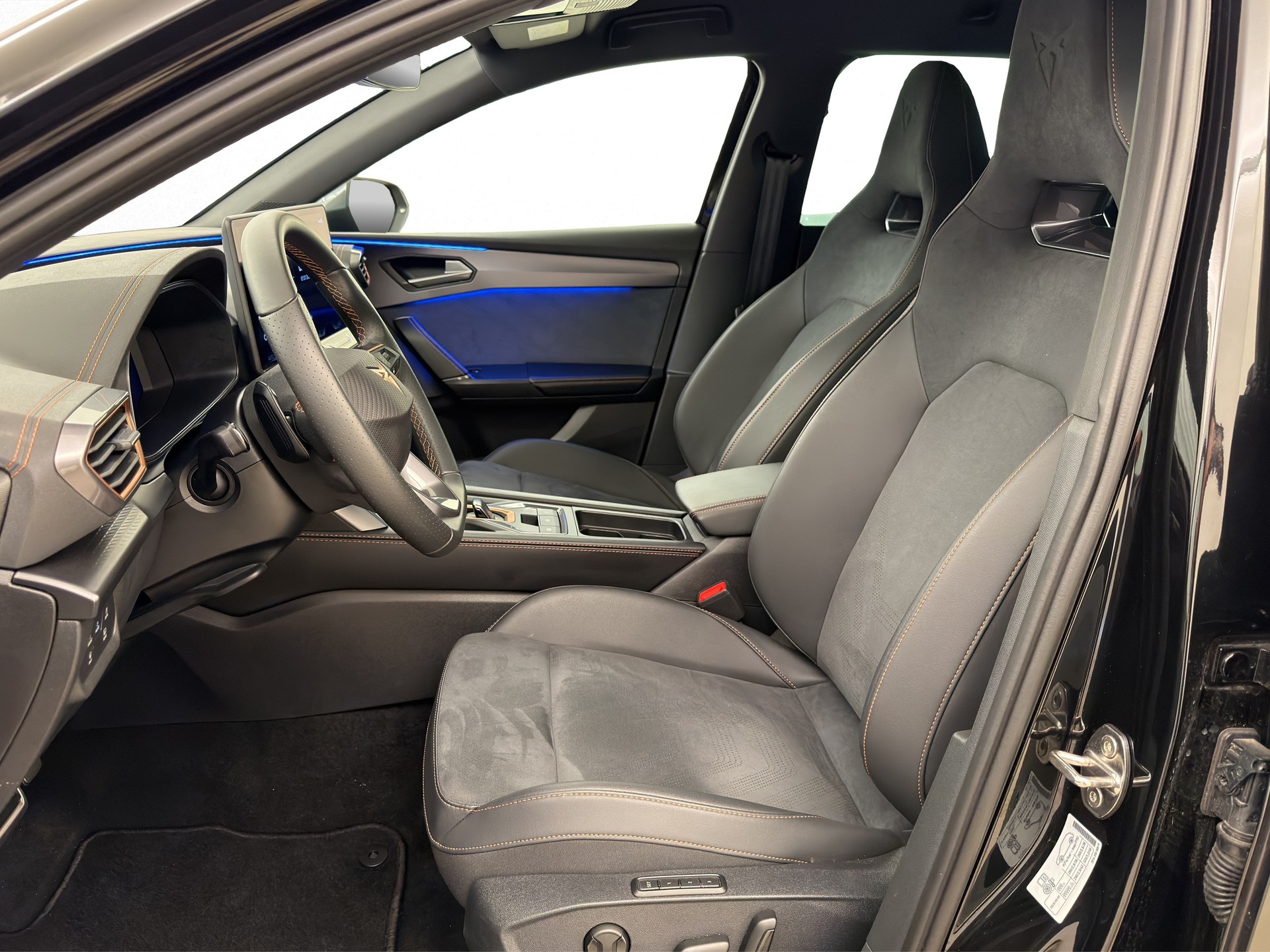 CUPRA Leon ST 2.0 TSI 333 VZ 4Drive DSG-image-5