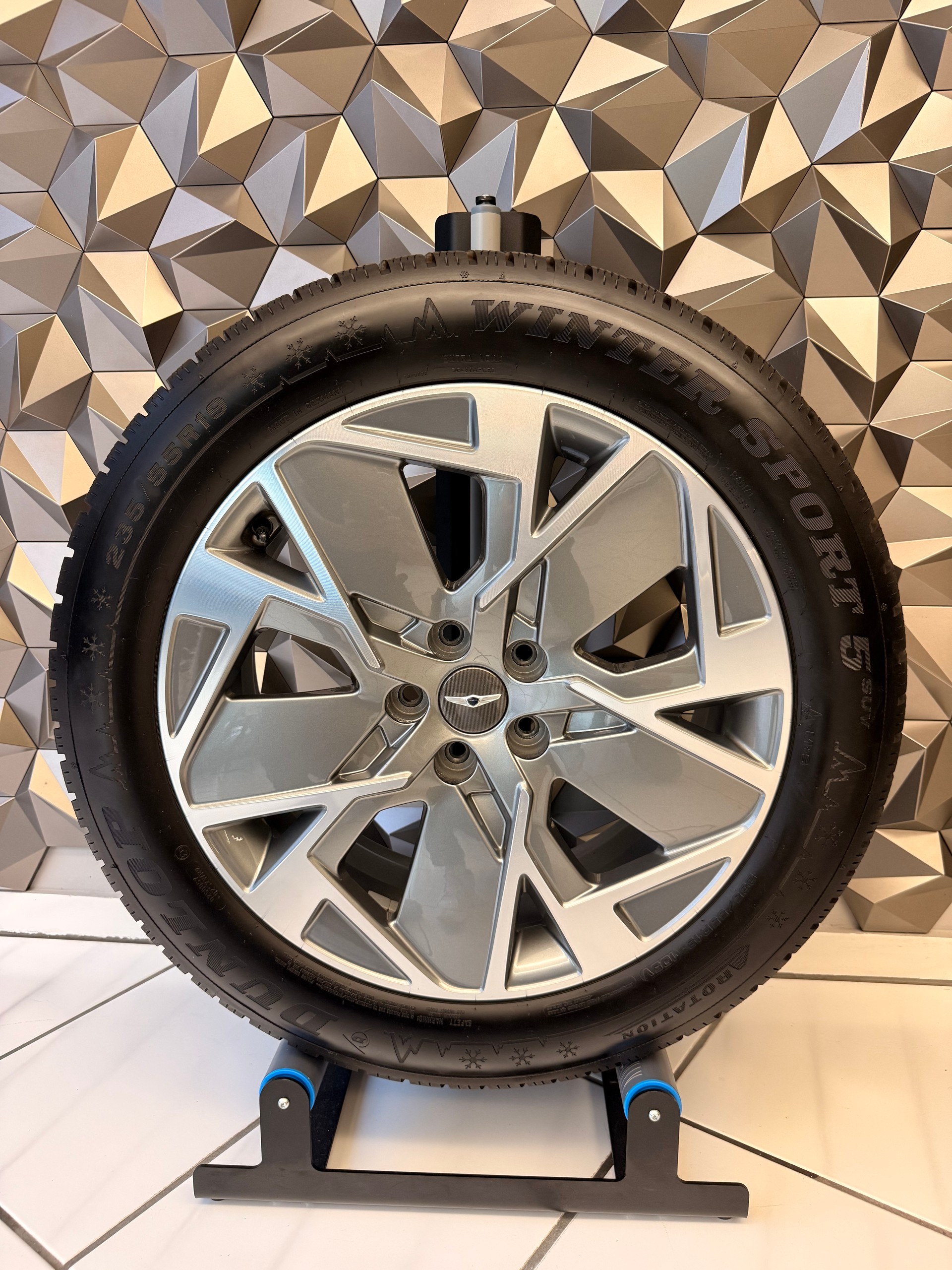 GENESIS GV60 77.4 kWh Premium SoH 97.7 %-image-33