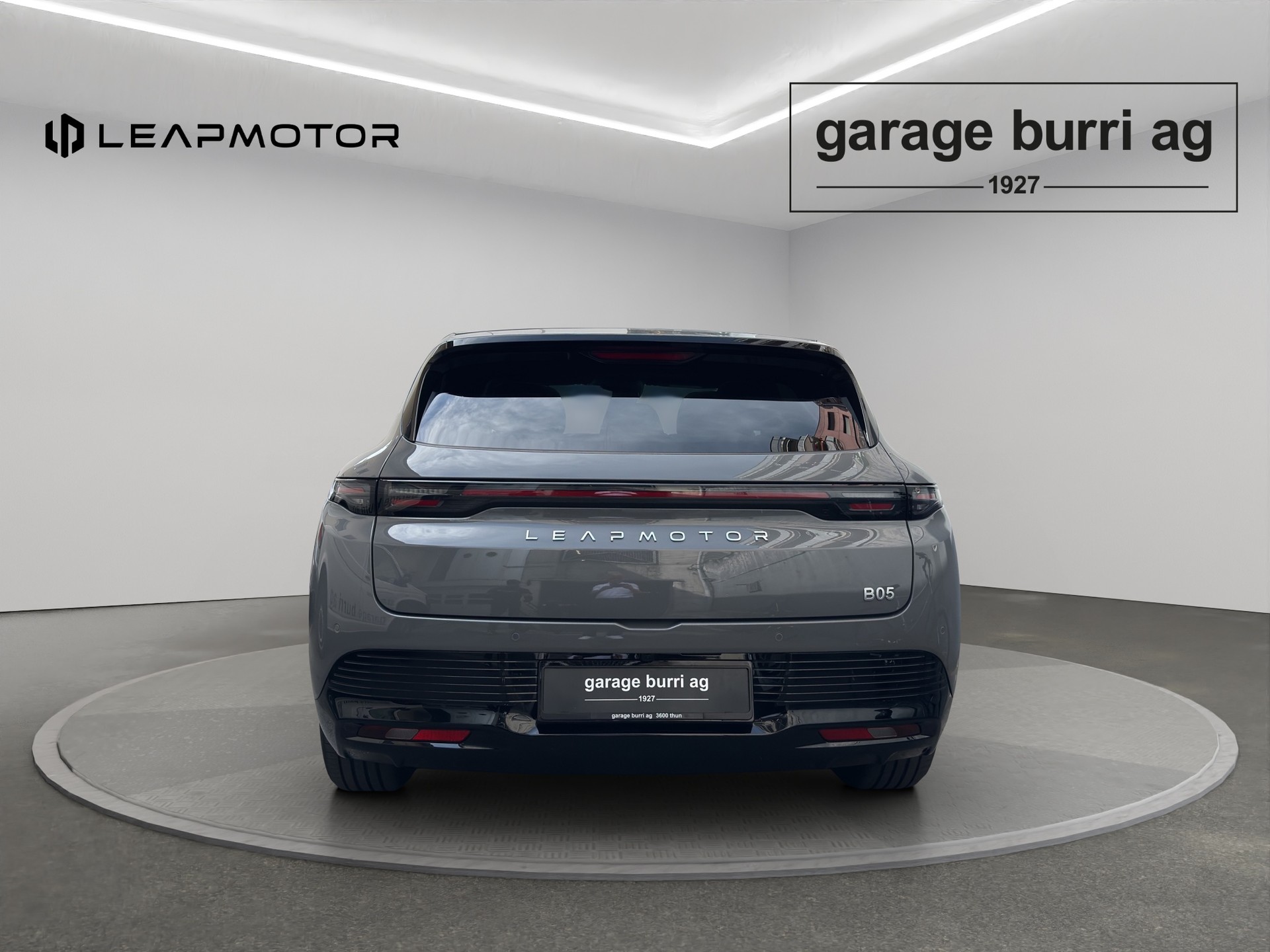 LEAPMOTOR B05 EV-showroom-element-3