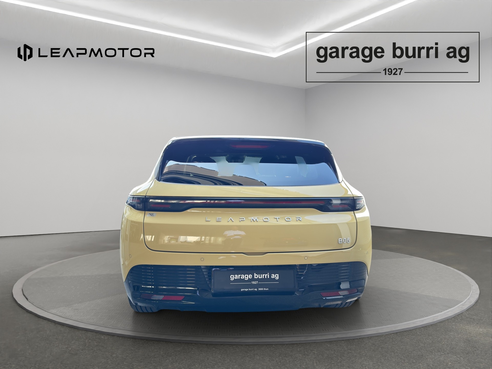 LEAPMOTOR B05 EV-showroom-element-3