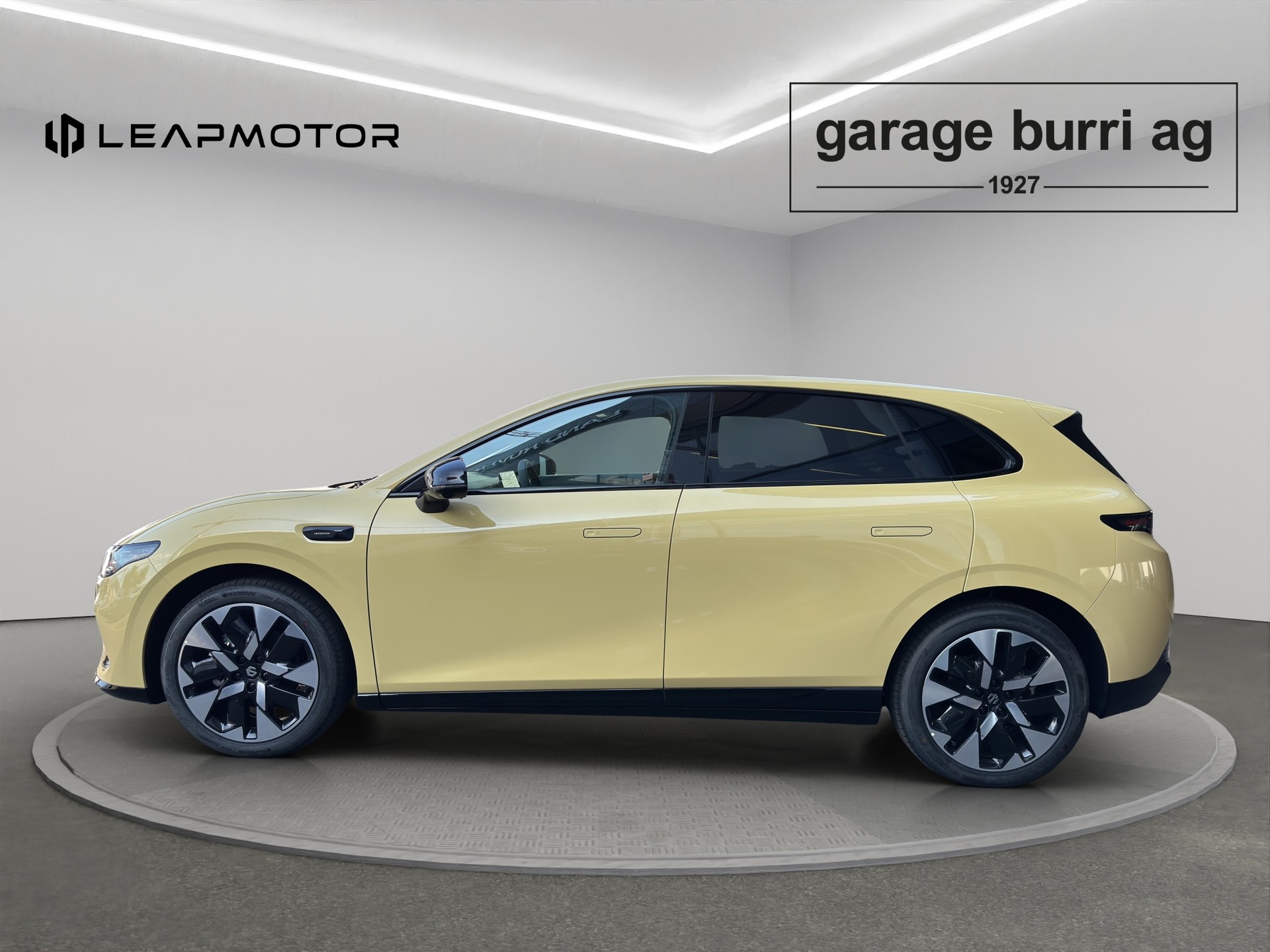 LEAPMOTOR B05 EV-showroom-element-2