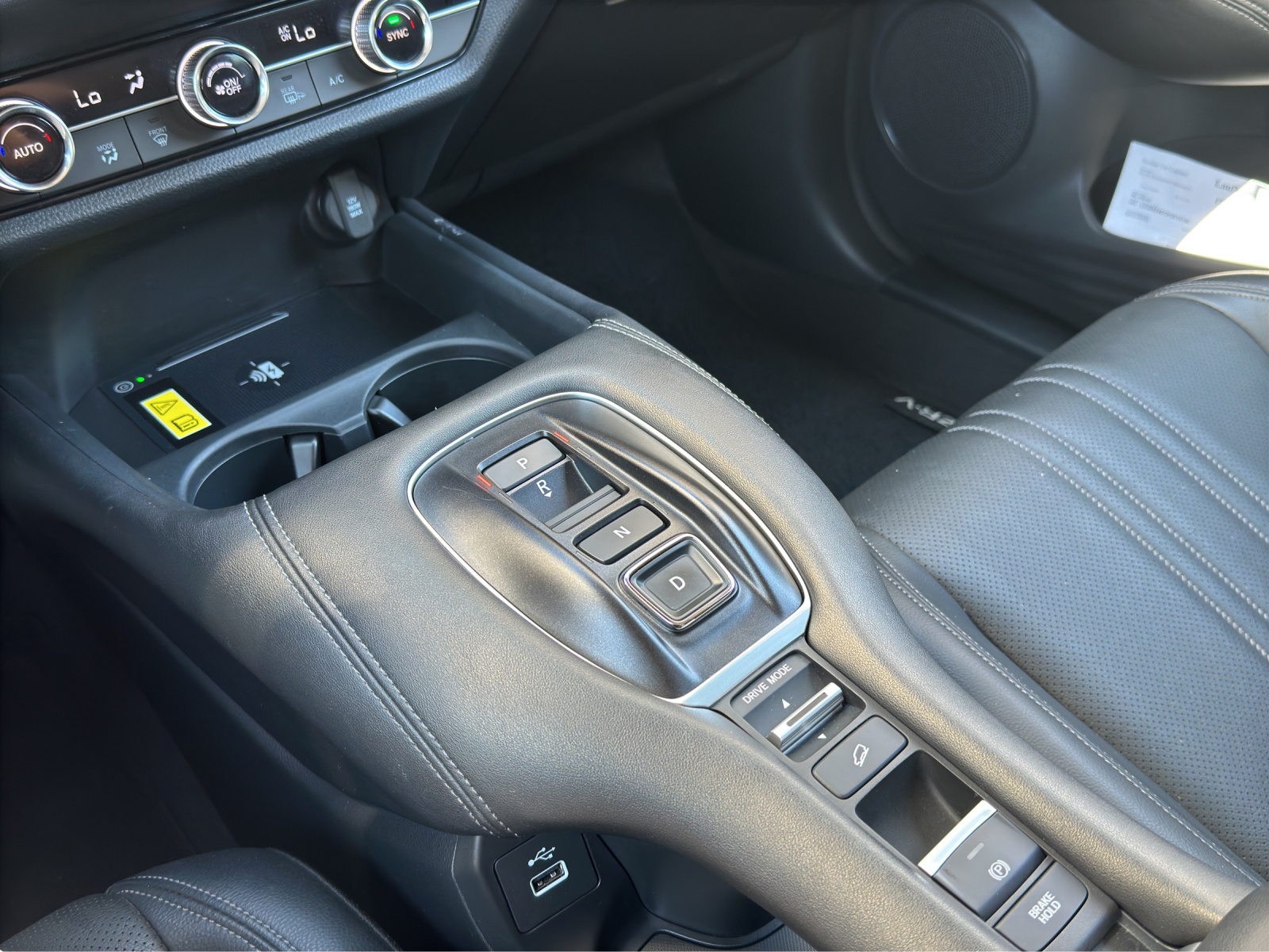 HONDA ZR-V 2.0i MMD Hybrid Advance Automatic-image-8