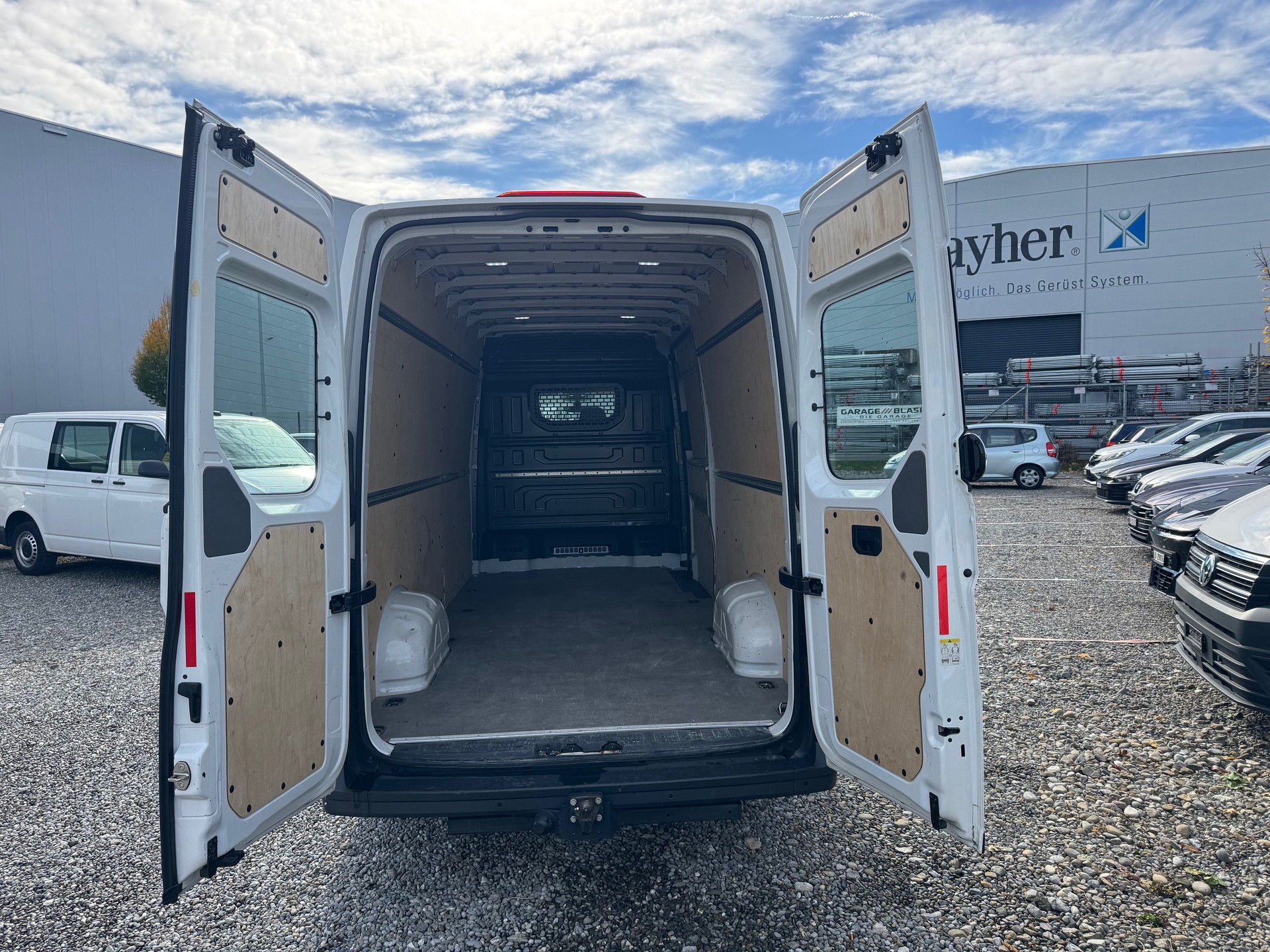 VW Crafter 35 2.0 TDI L4-image-5
