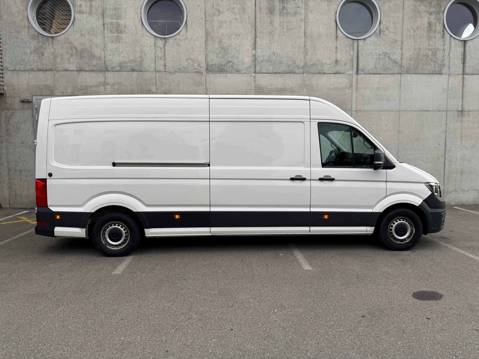 VW Crafter 35 2.0 TDI L4-image-3